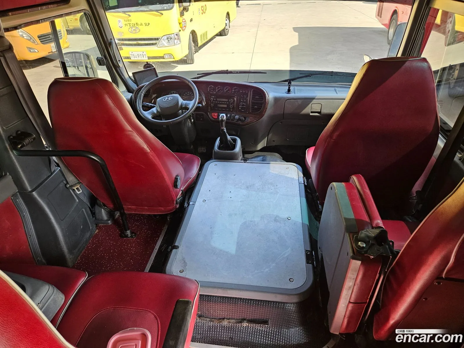 New County Bus Long Axis Sup 25 -Seater - фотография 13416876