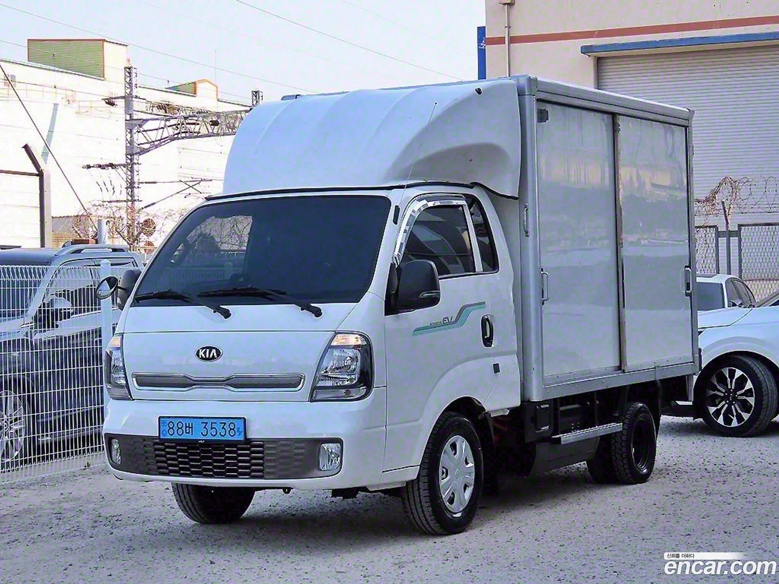 The New Bongo Iii Exs High Early Tower 1 Ton King Cap Ev - фотография 13647774