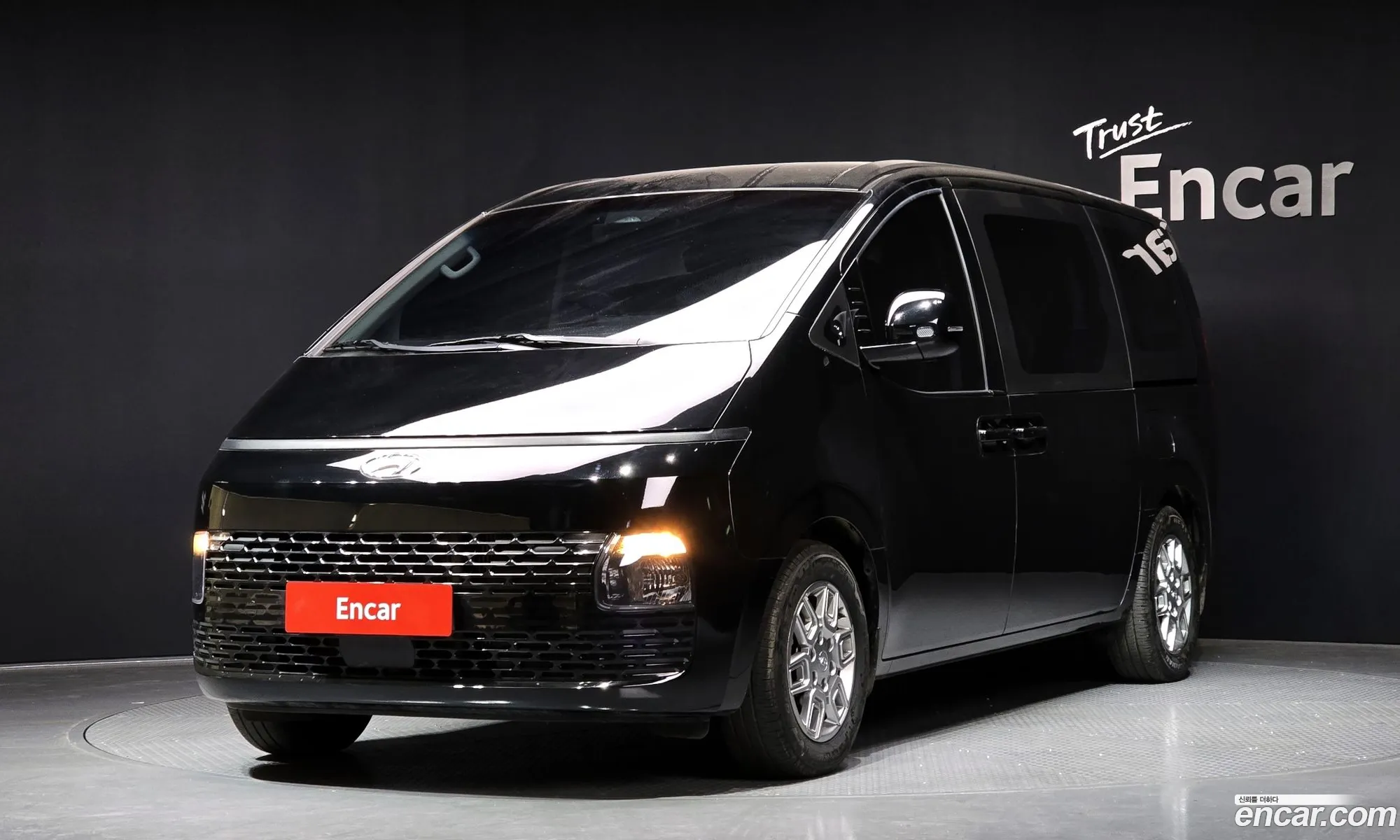 Staria Tourer 11 -Seater Modern - фотография 12332139
