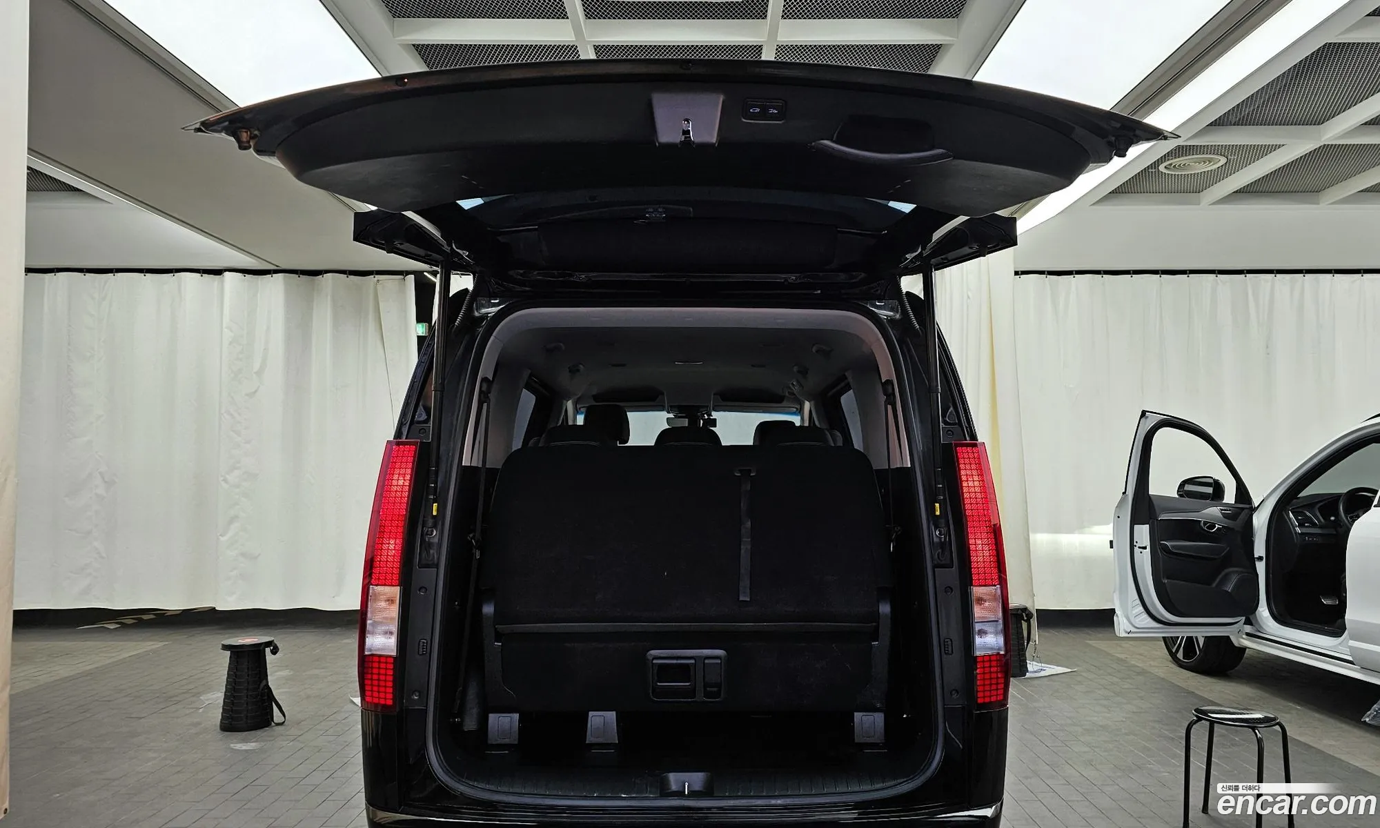Staria Tourer 11 -Seater Modern - фотография 12332140