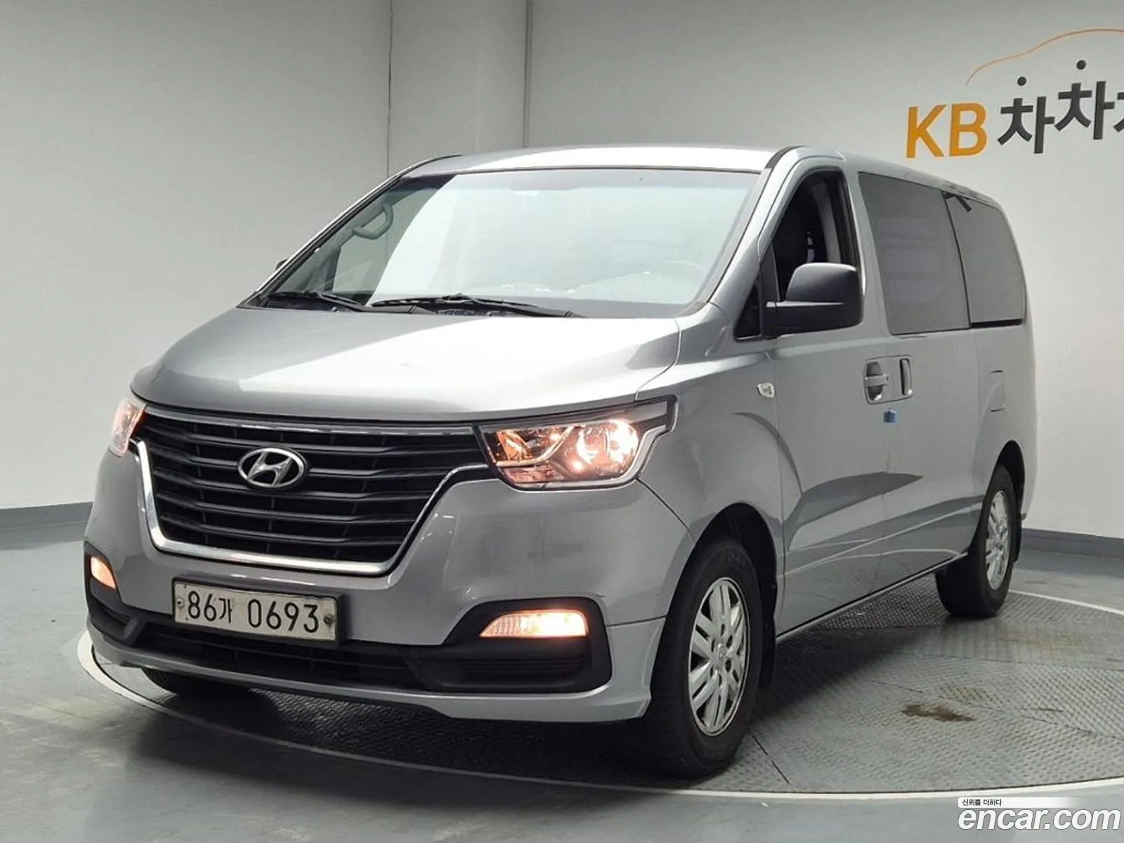 The New Grand Starex Van 3 -Seater Smart - фотография 20033051