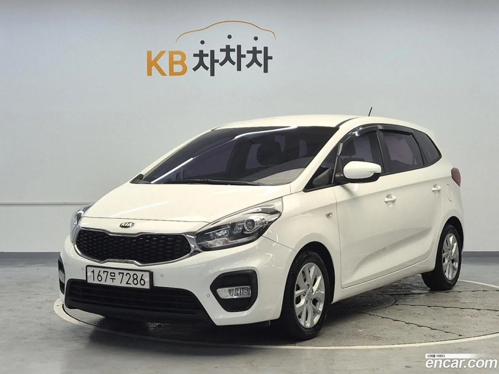 The New Carens 20 Lpi Deluxe Rent -A -Car - фотография 13168839