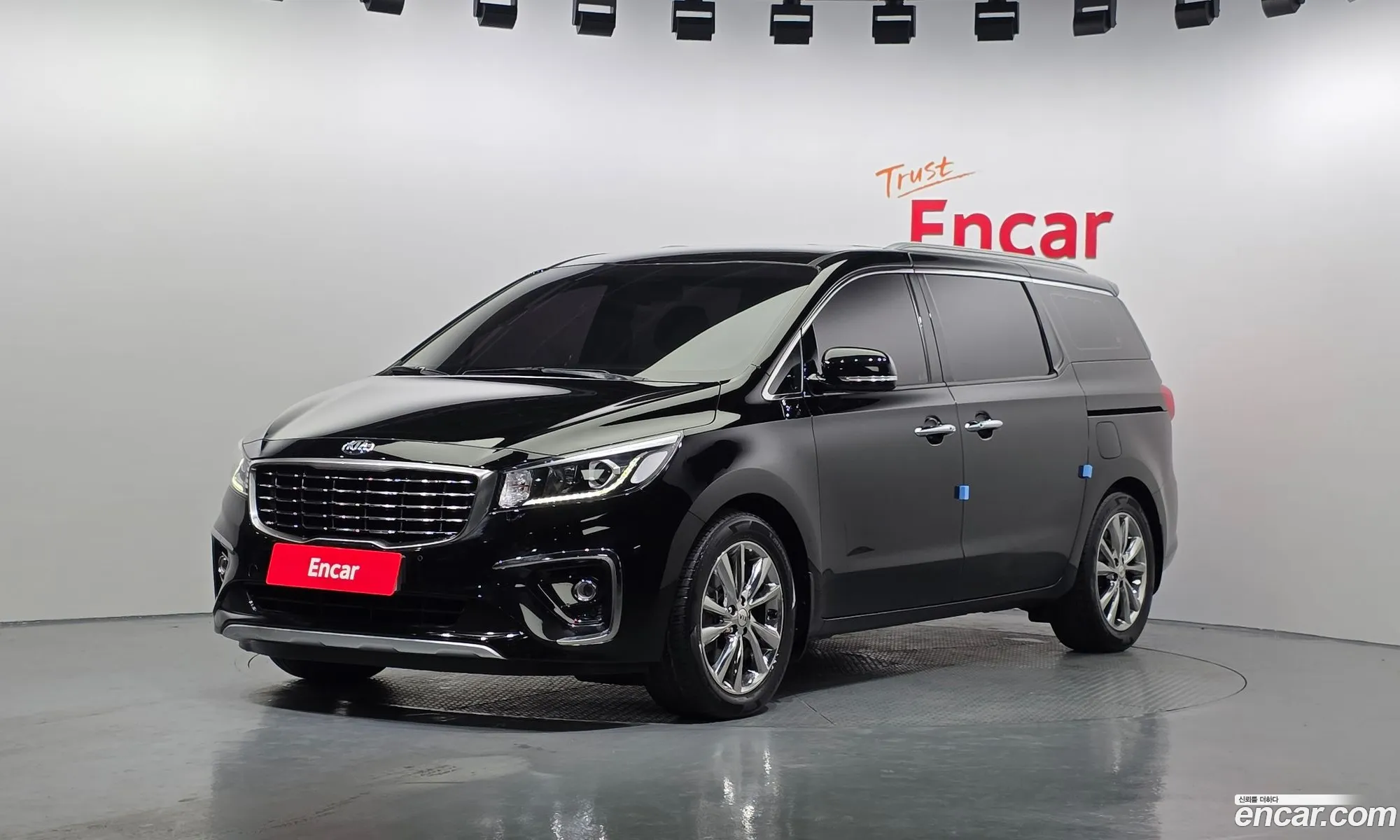 The New Carnival 9 -Seater Prestige - фотография 12529789