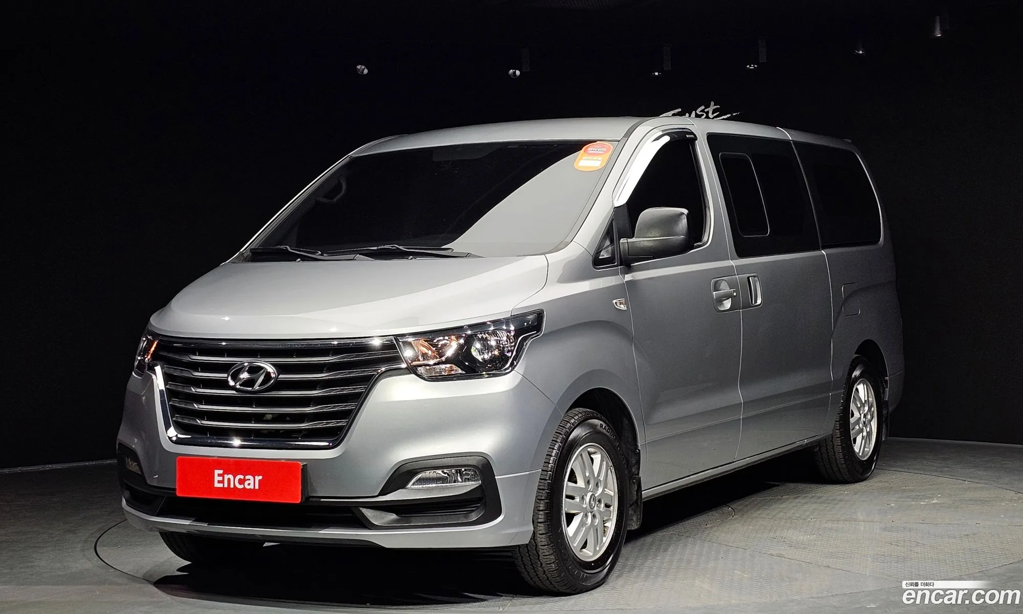 The New Grand Starex Van 5 -Seater Modern - фотография 14795924