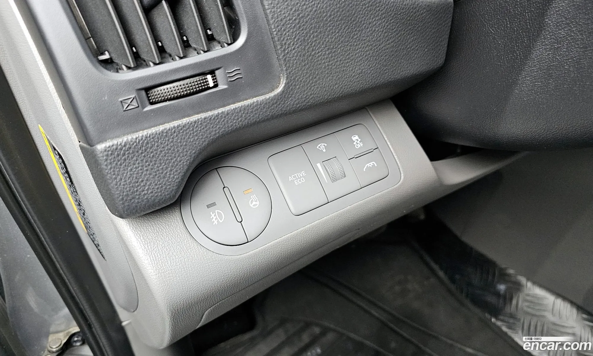 The New Grand Starex Van 5 -Seater Modern - фотография 14795929