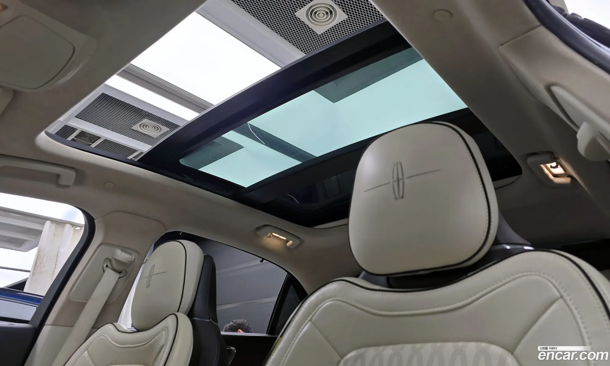 Continental 10Th Generation 30 Black Label Awd - фотография 3504438