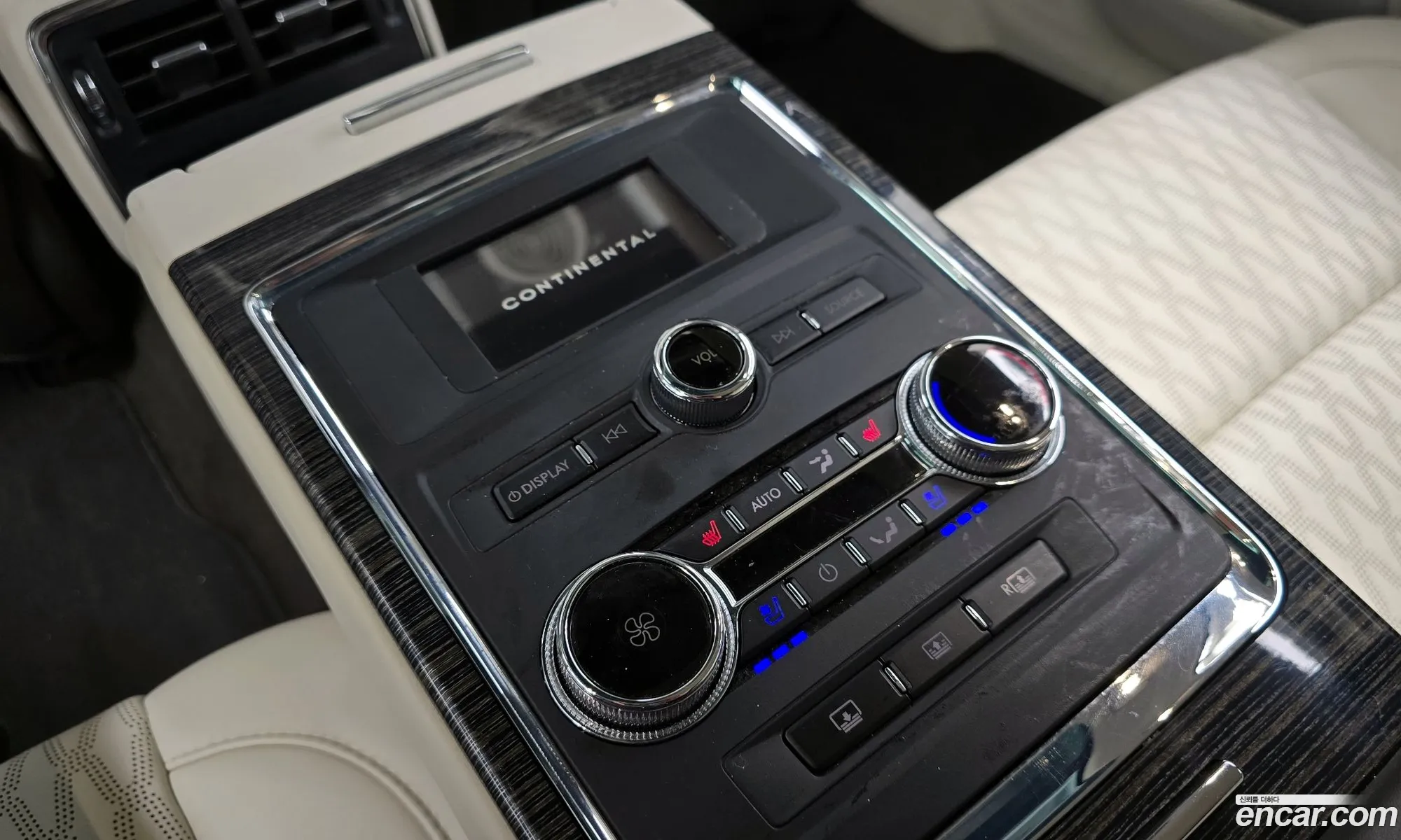 Continental 10Th Generation 30 Black Label Awd - фотография 3504437