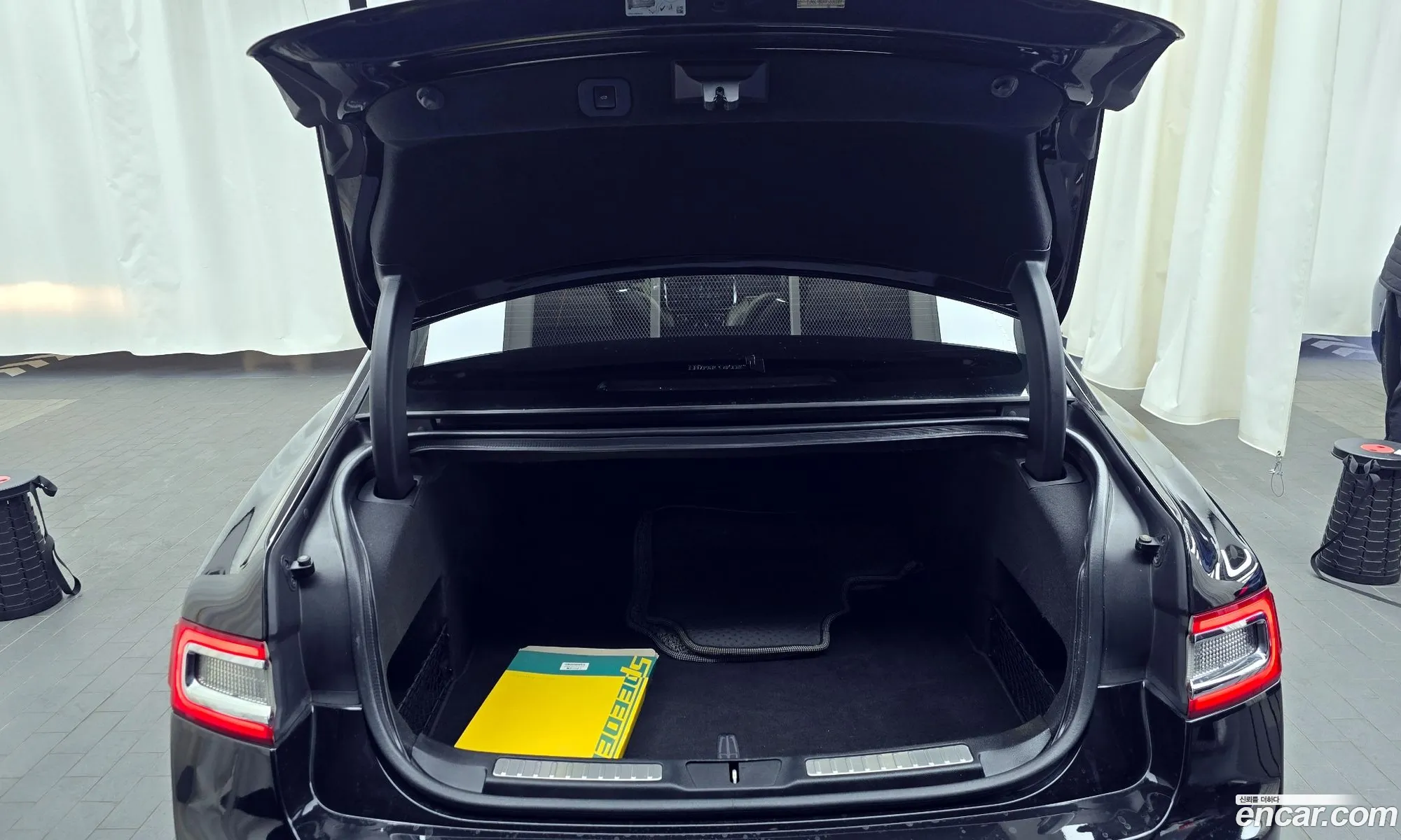 Continental 10Th Generation 30 Black Label Awd - фотография 3504436