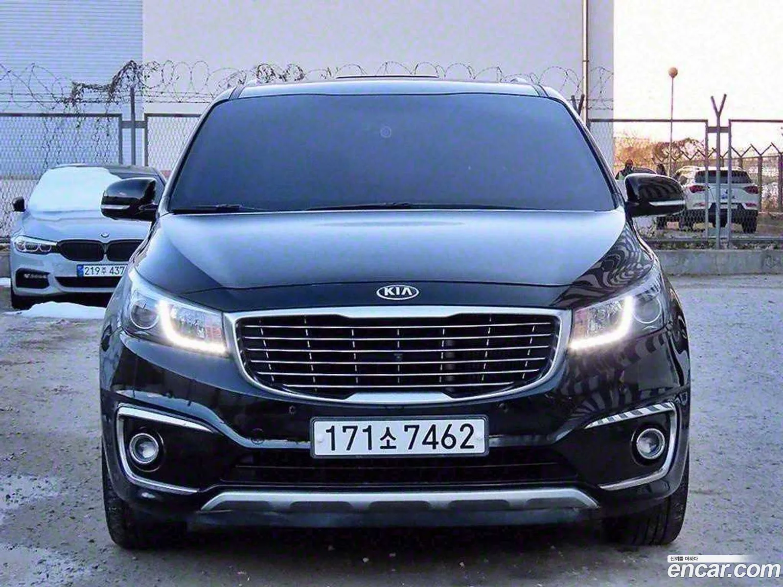 All -New Carnival 7 -Seater Limousine President - фотография 12391729