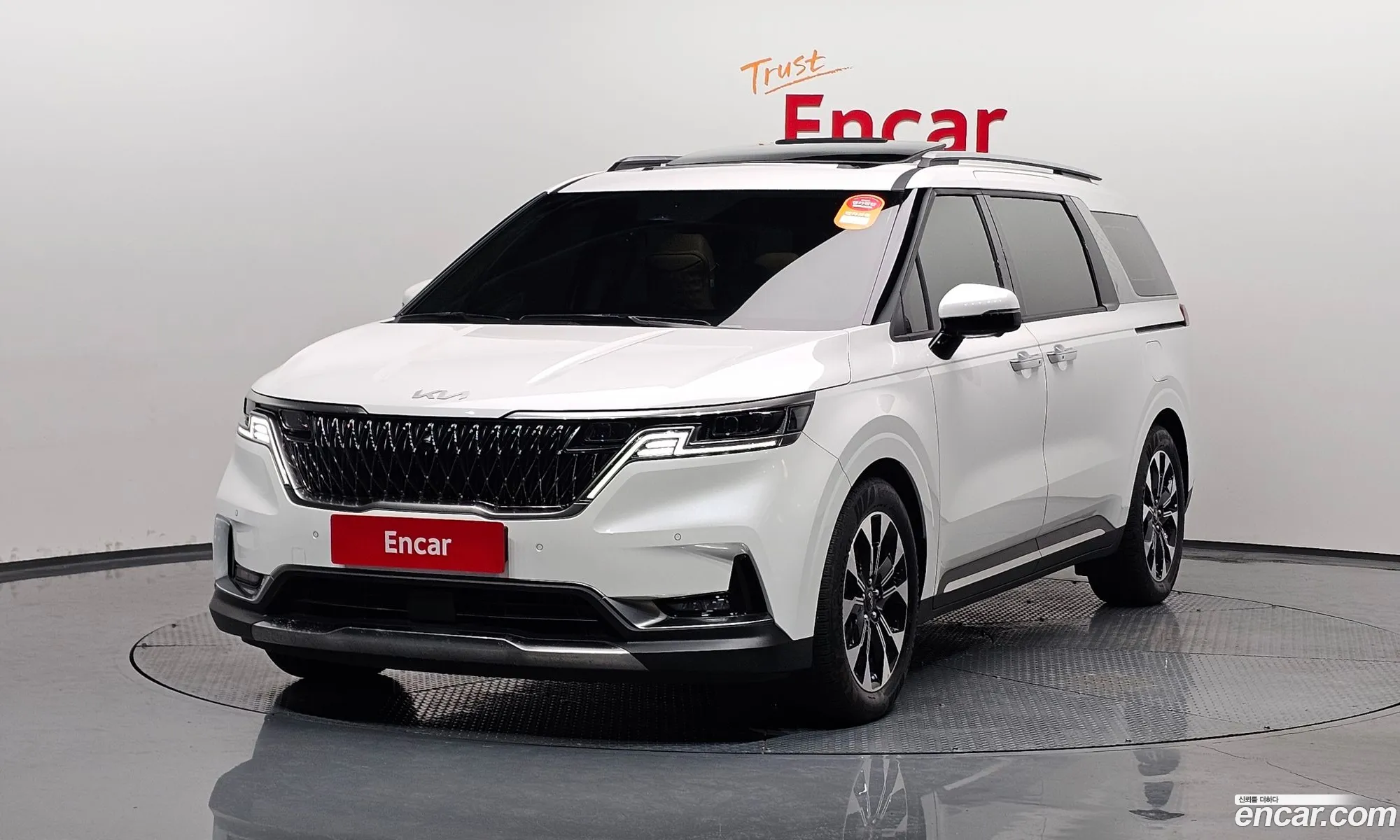 Carnival 4Th Generation 9 -Seater Signature - фотография 11917200