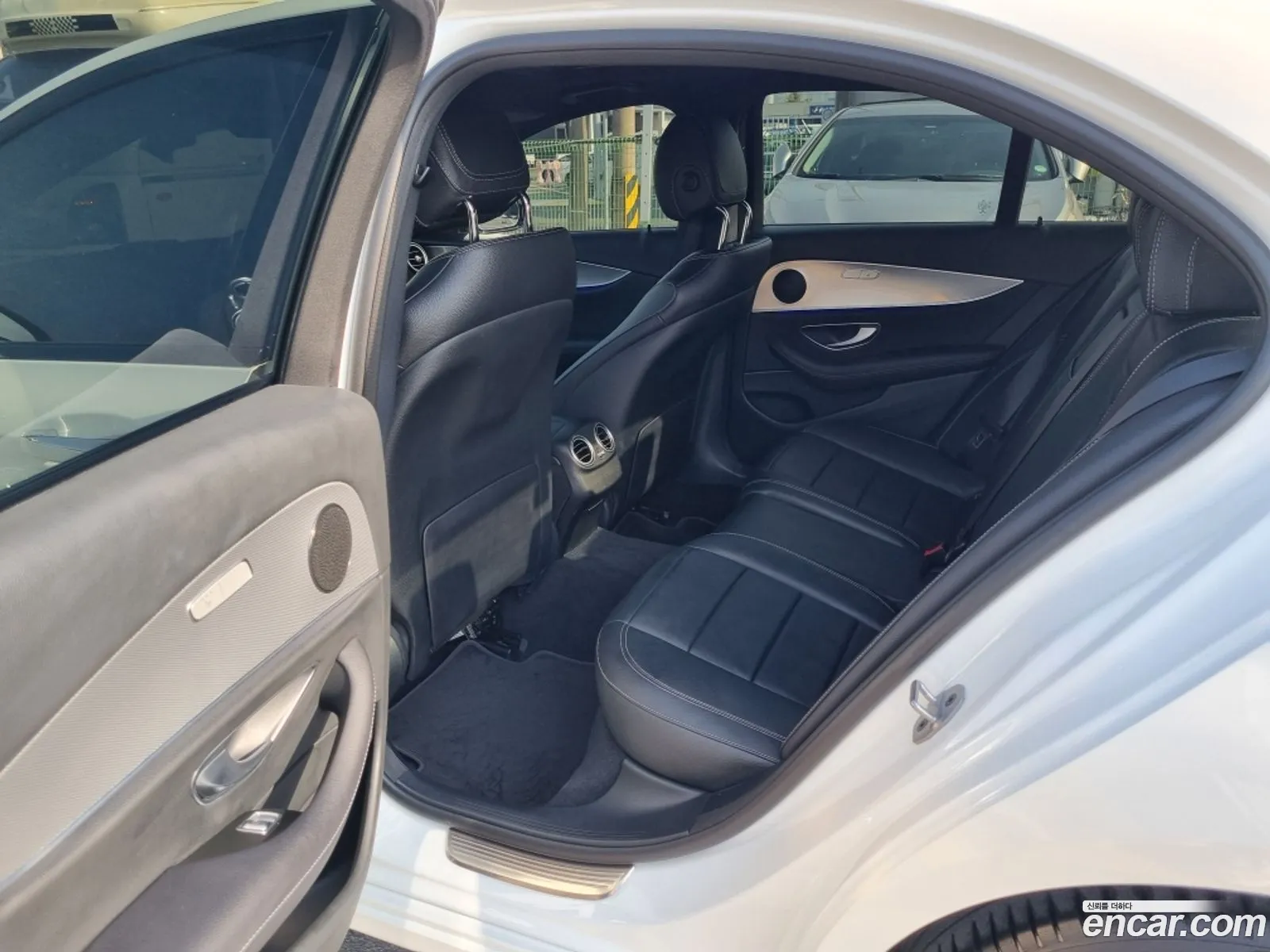 E-Class W213 E250 Avant-Garde - фотография 11899454