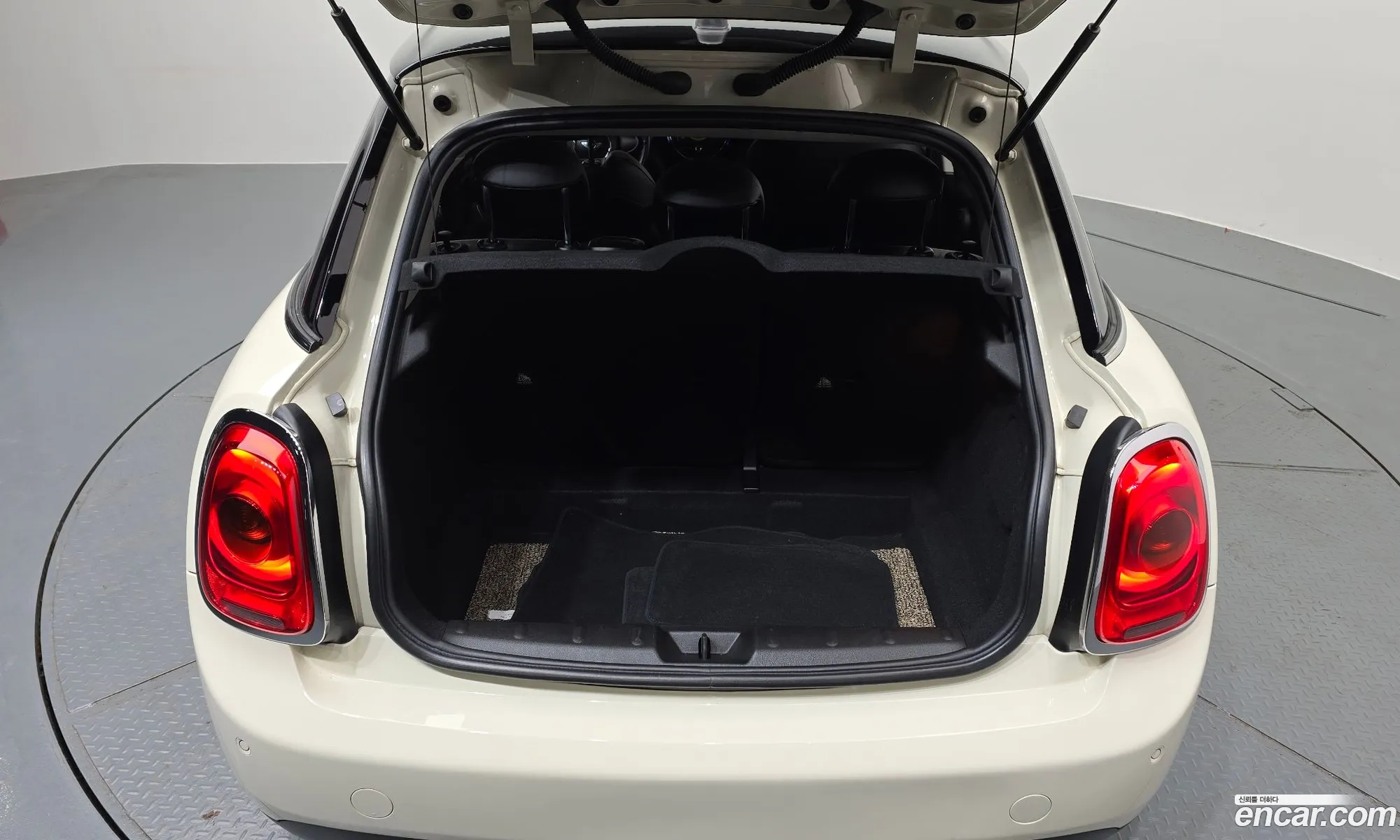 Cooper 5 Door Basic 3Rd Generation - фотография 3500952