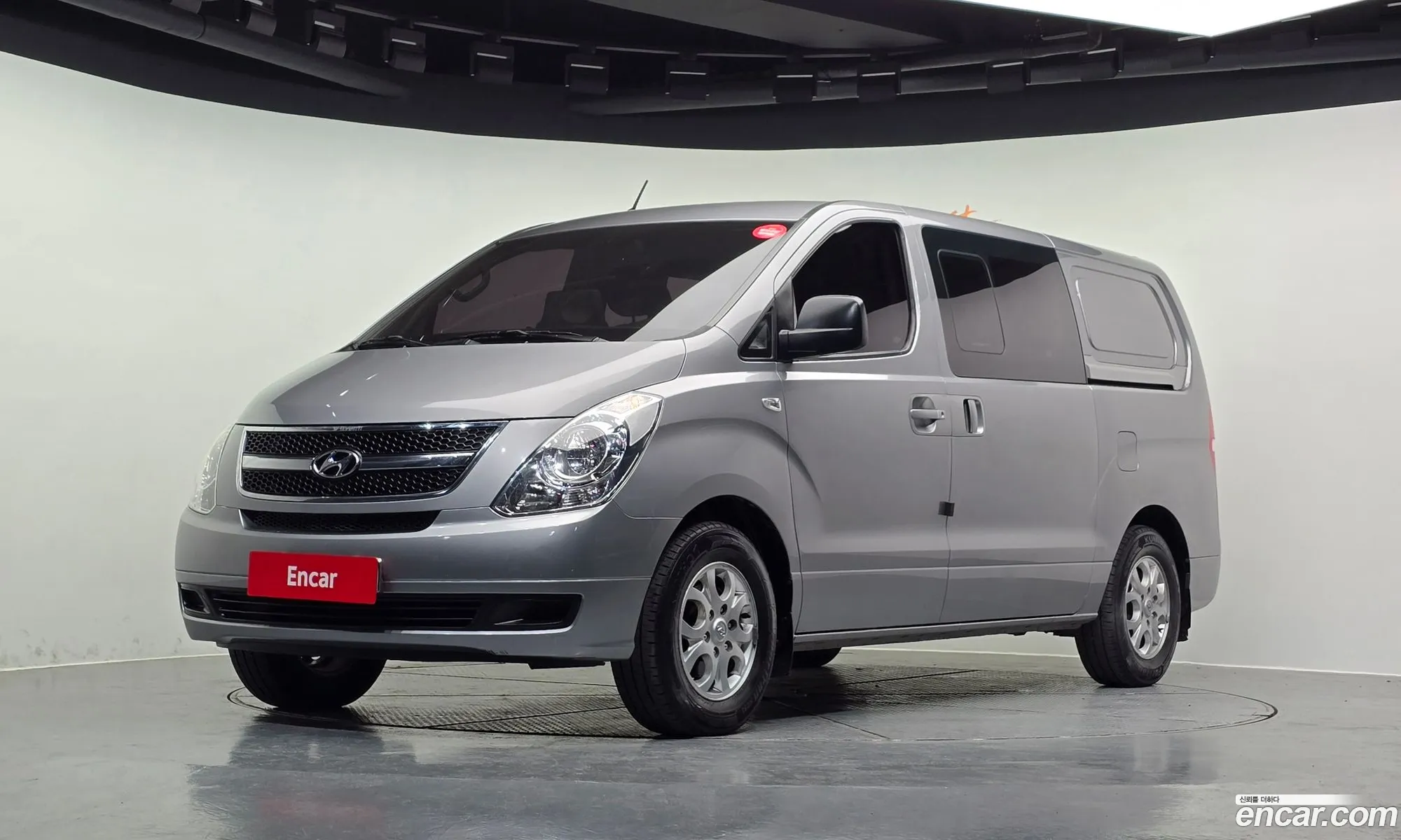 Grand Starex 5 -Seater Van Cvx Deluxe - фотография 1697696