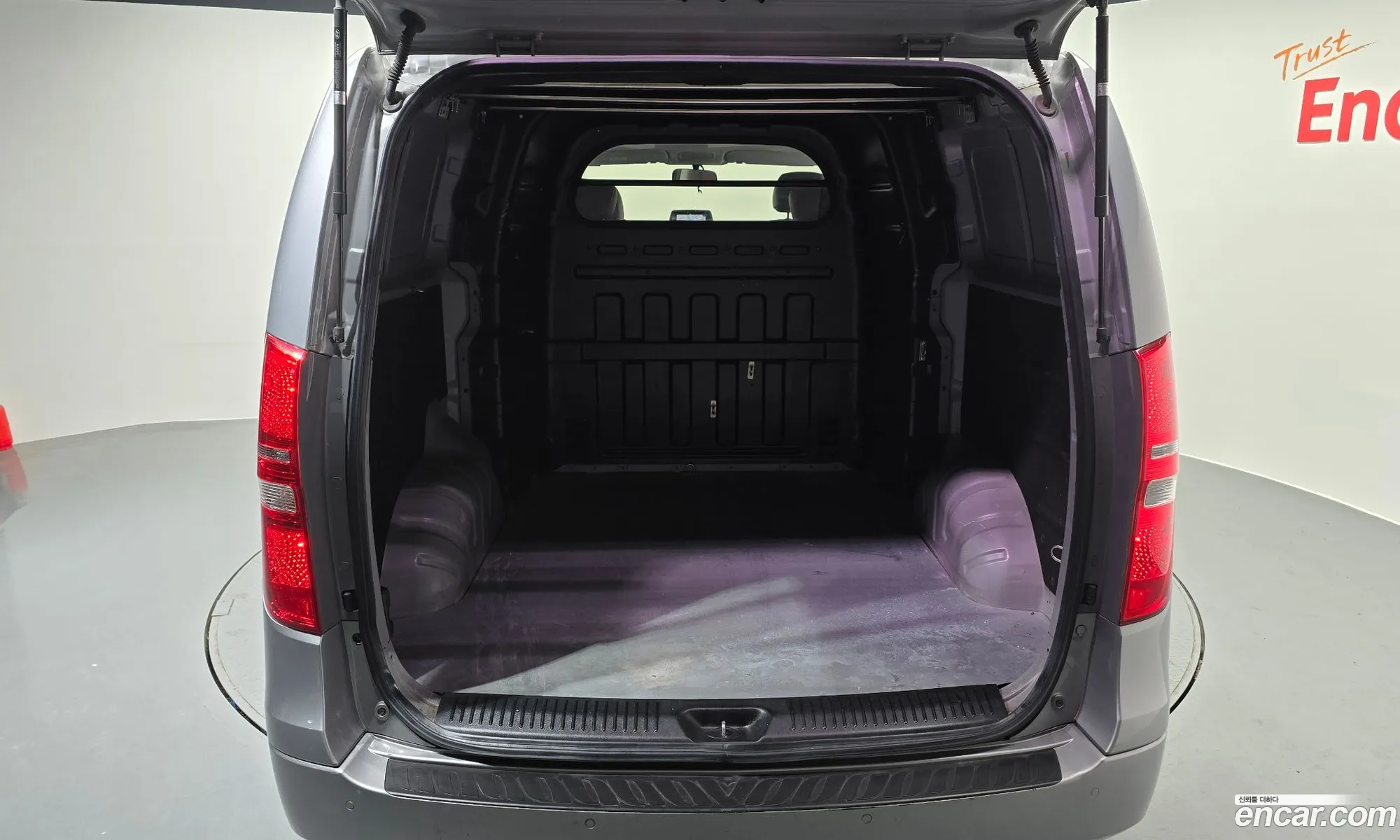 Grand Starex 5 -Seater Van Cvx Deluxe - фотография 1697697