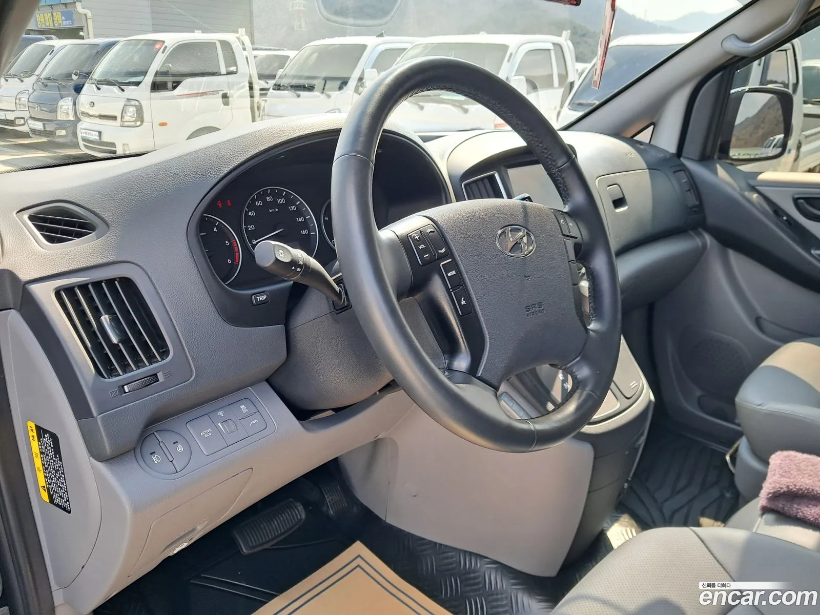 The New Grand Starex Wagon 11 -Seater Smart - фотография 14795902