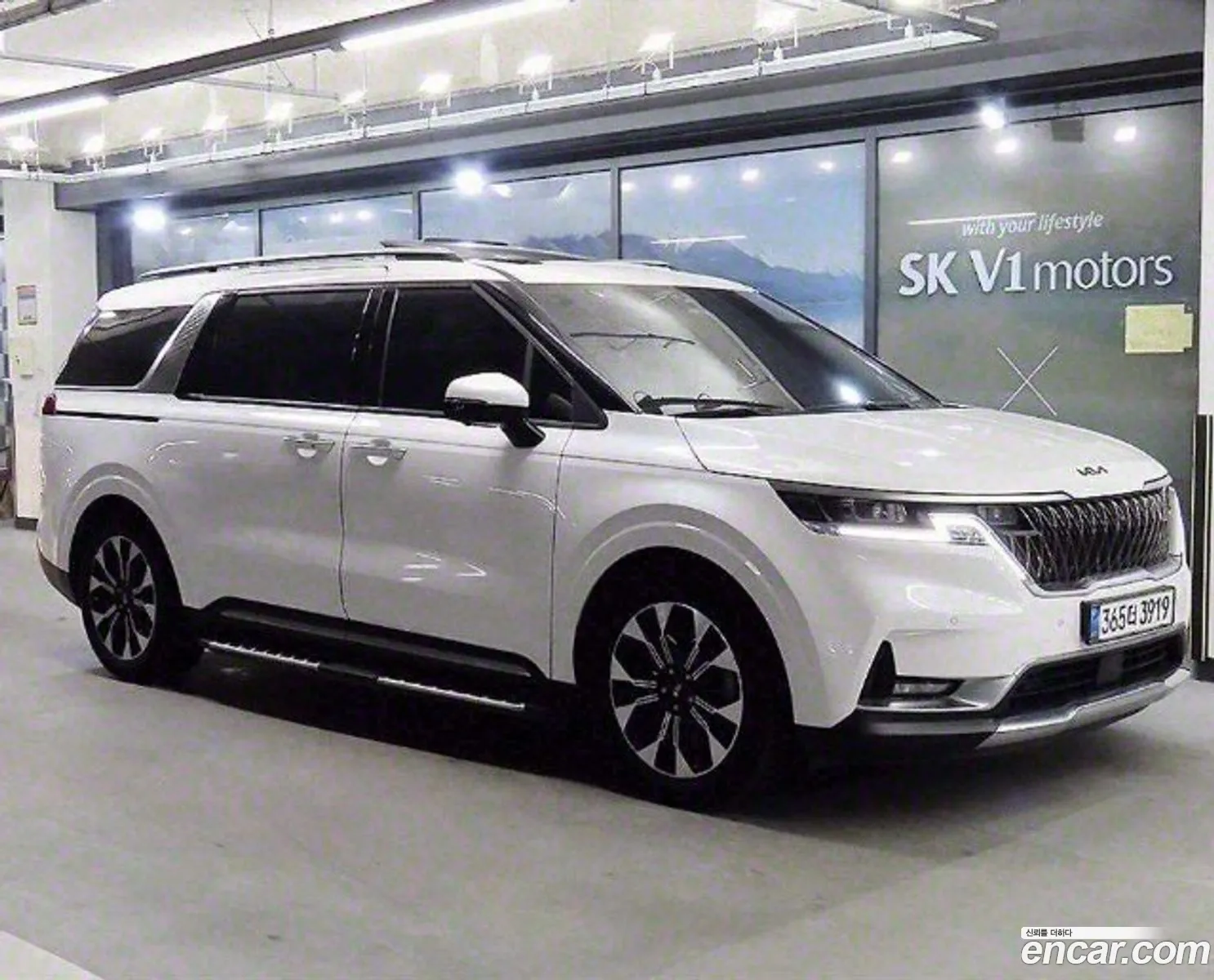 Carnival 4Th Generation 9 -Seater Signature - фотография 12391915