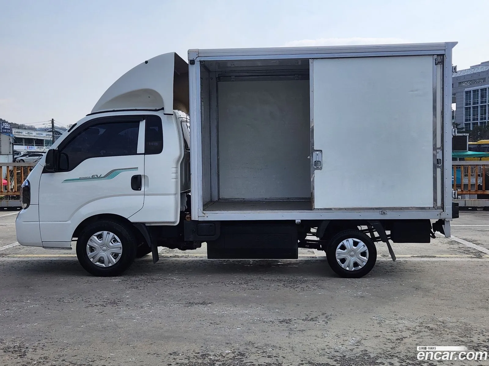 The New Bongo Iii Embedy Tower 1 Ton King Cap Ev - фотография 12641565