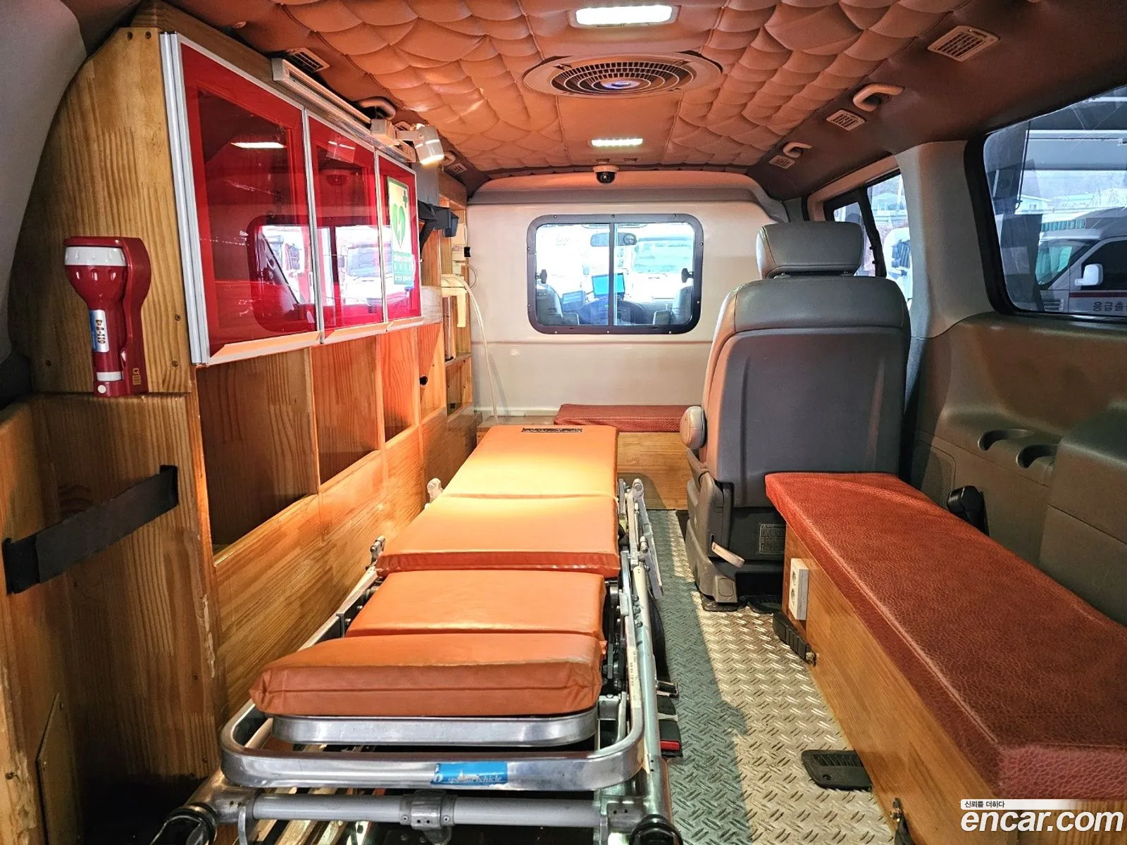 Grand Starex Ambulance - фотография 970502
