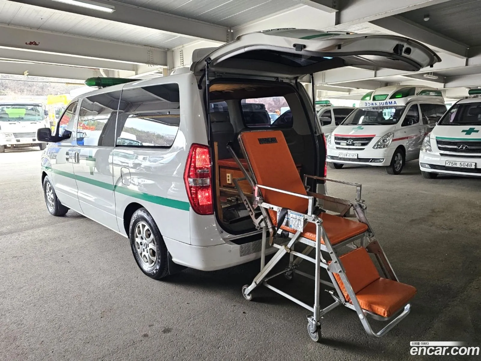Grand Starex Ambulance - фотография 970501