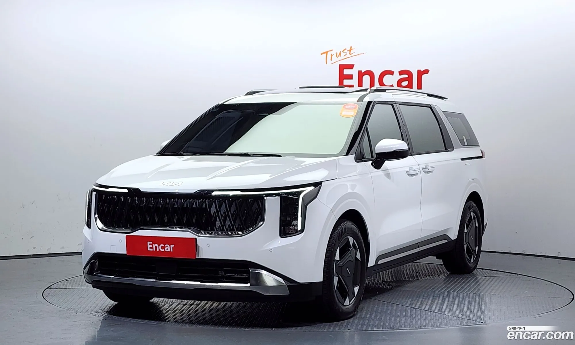 The New Carnival 4Th Generation Hev 9 -Seater Signature - фотография 11589912