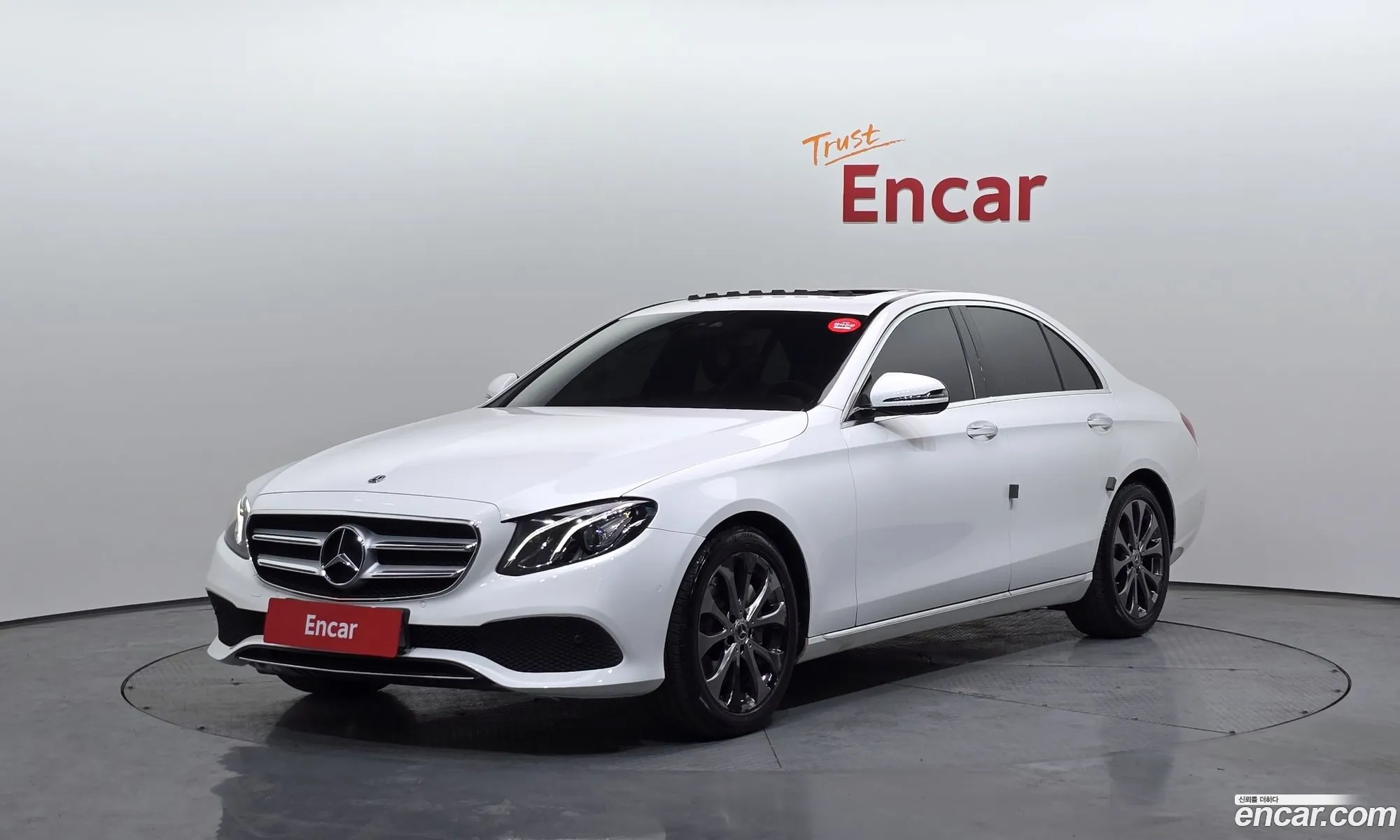 E-Class W213 E300 Avant-Garde - фотография 11789893