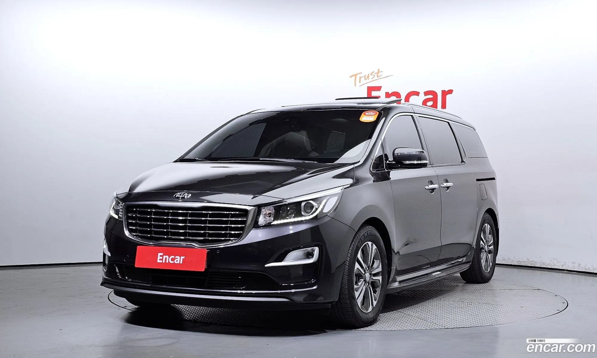 The New Carnival Gasoline 11 -Seater Prestige - фотография 11547560
