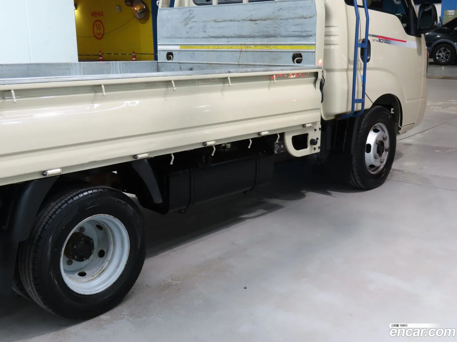 Bongo Iii Cargo Cargo Truck 12 Ton King Cap Crdi - фотография 11769472