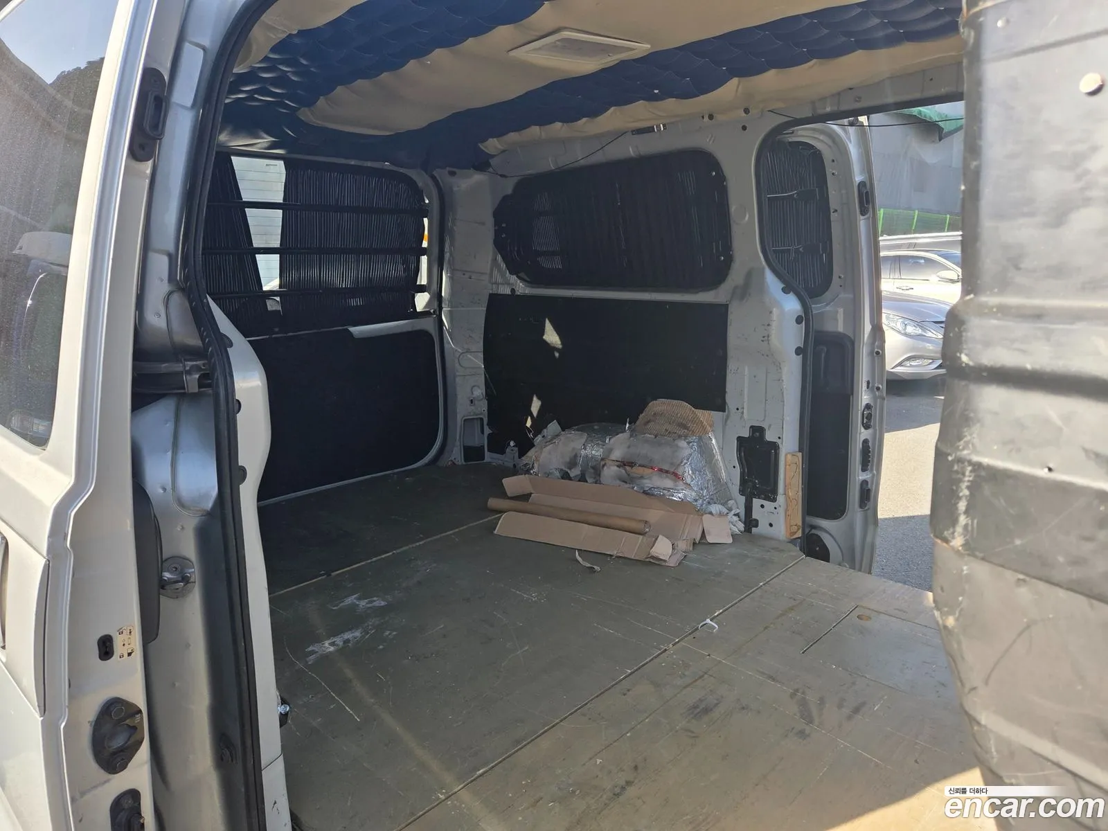 Grand Starex 3 -Seater Van Cvx Luxury - фотография 1731658