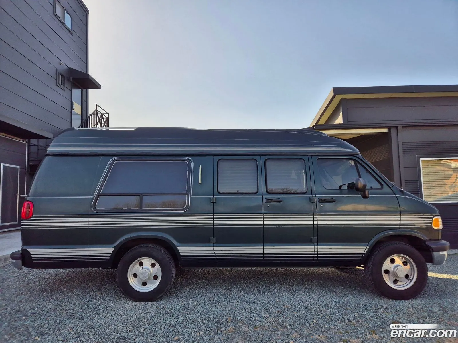 Express Van 60 - фотография 947235