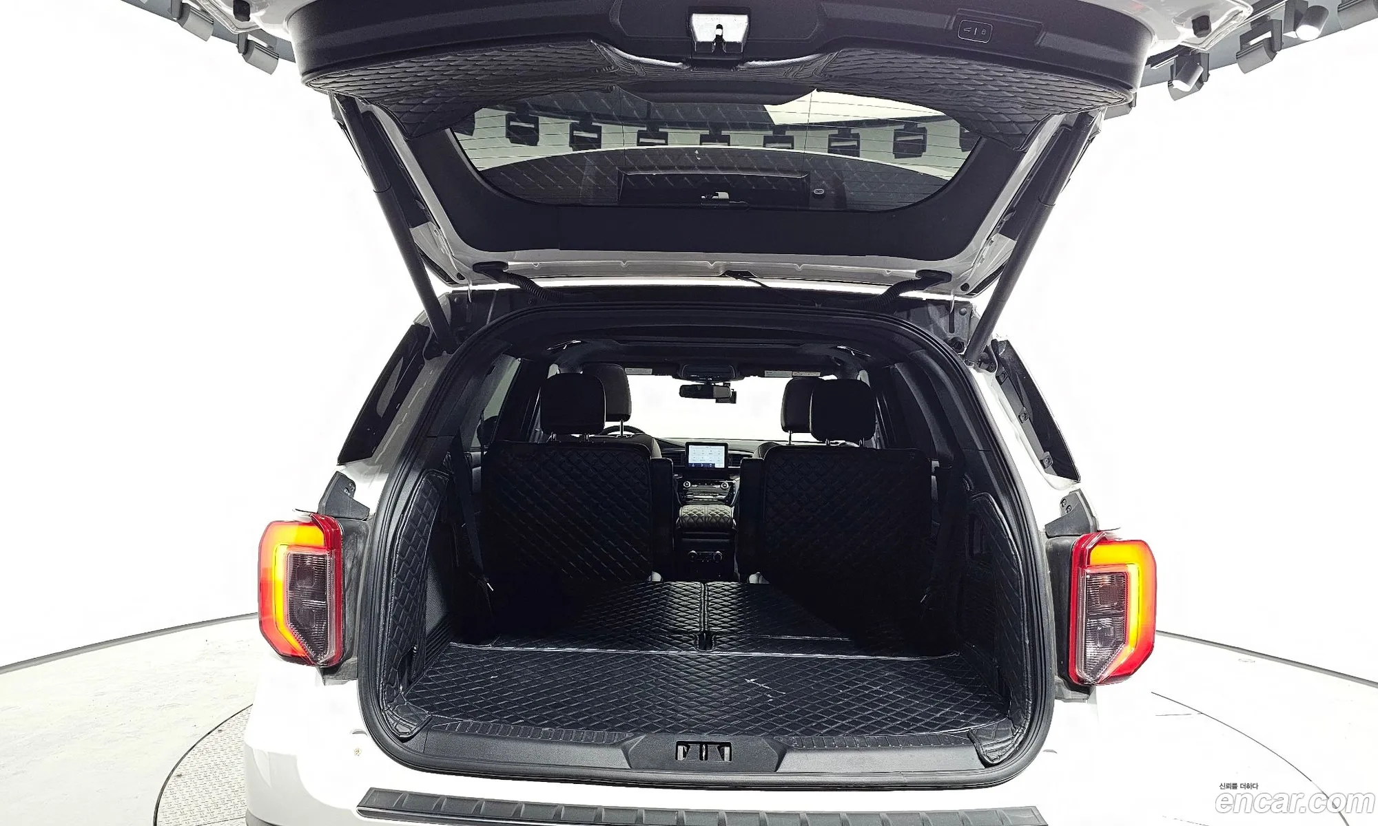 Explorer 6Th Generation 30 Platinum 4Wd - фотография 3491512