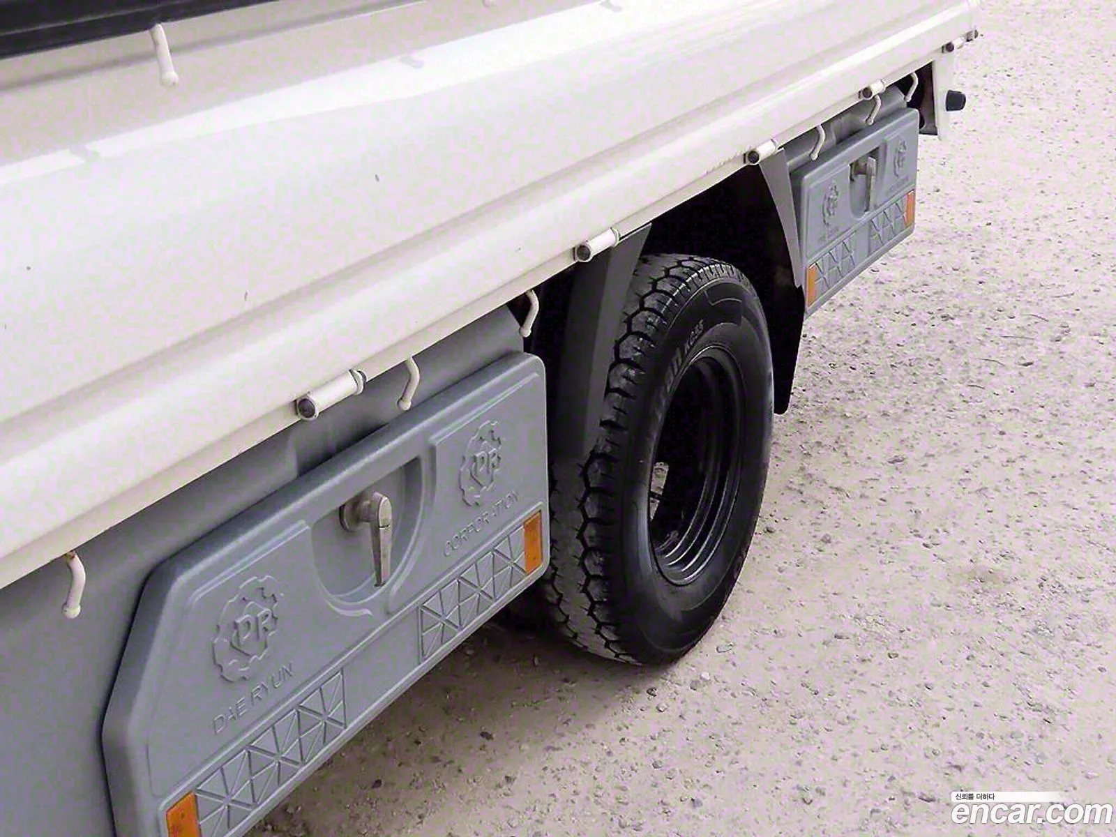 The New Bongo Iii Cargo Cargo Truck 12 Ton Standard Cap - фотография 251078