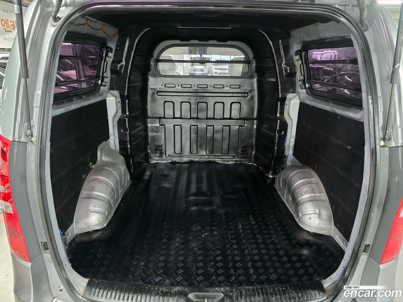 Hyundai Starex Van 5-Seater 2018 - фотография 20039018