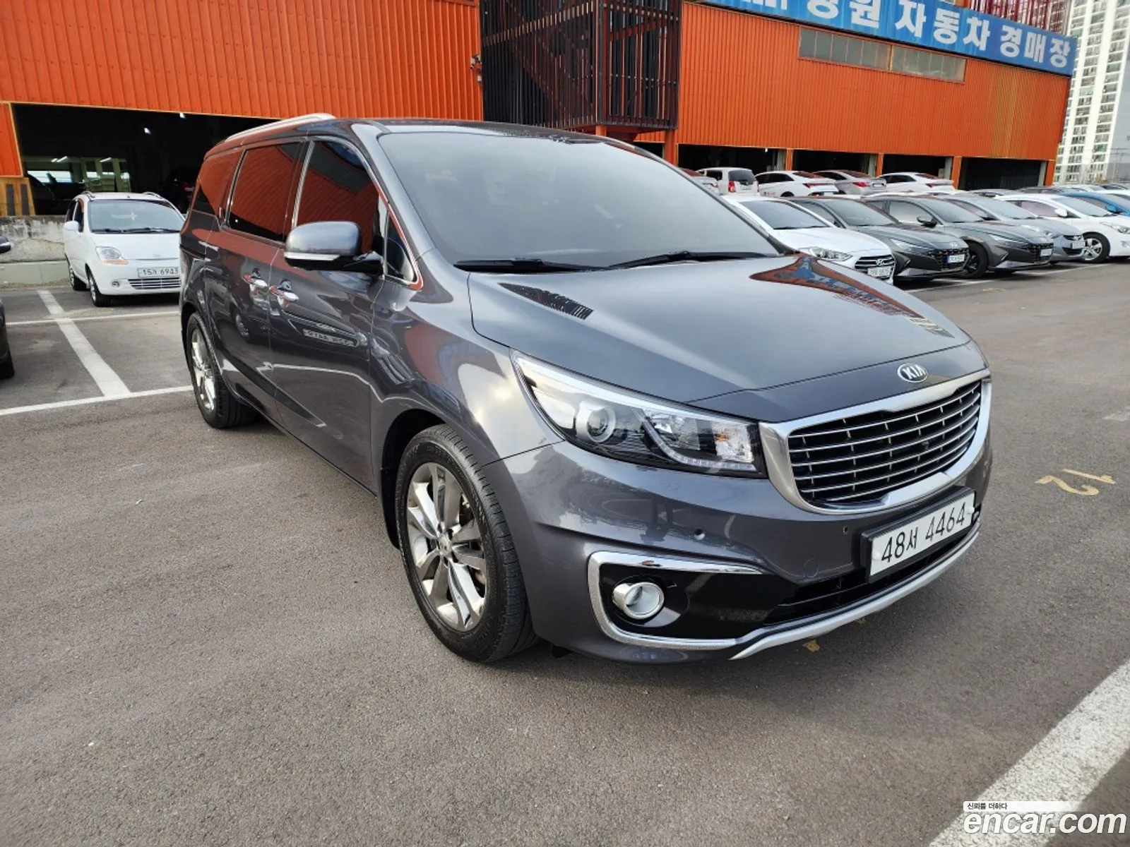 Kia Carnival 9-Seater Noblesse 2016 - фотография 28802