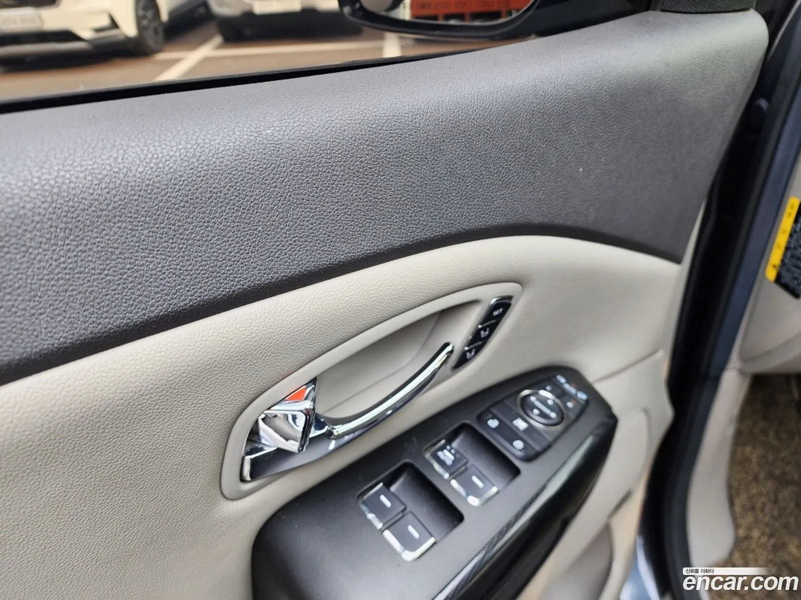 Kia Carnival 9-Seater Noblesse 2016 - фотография 28806