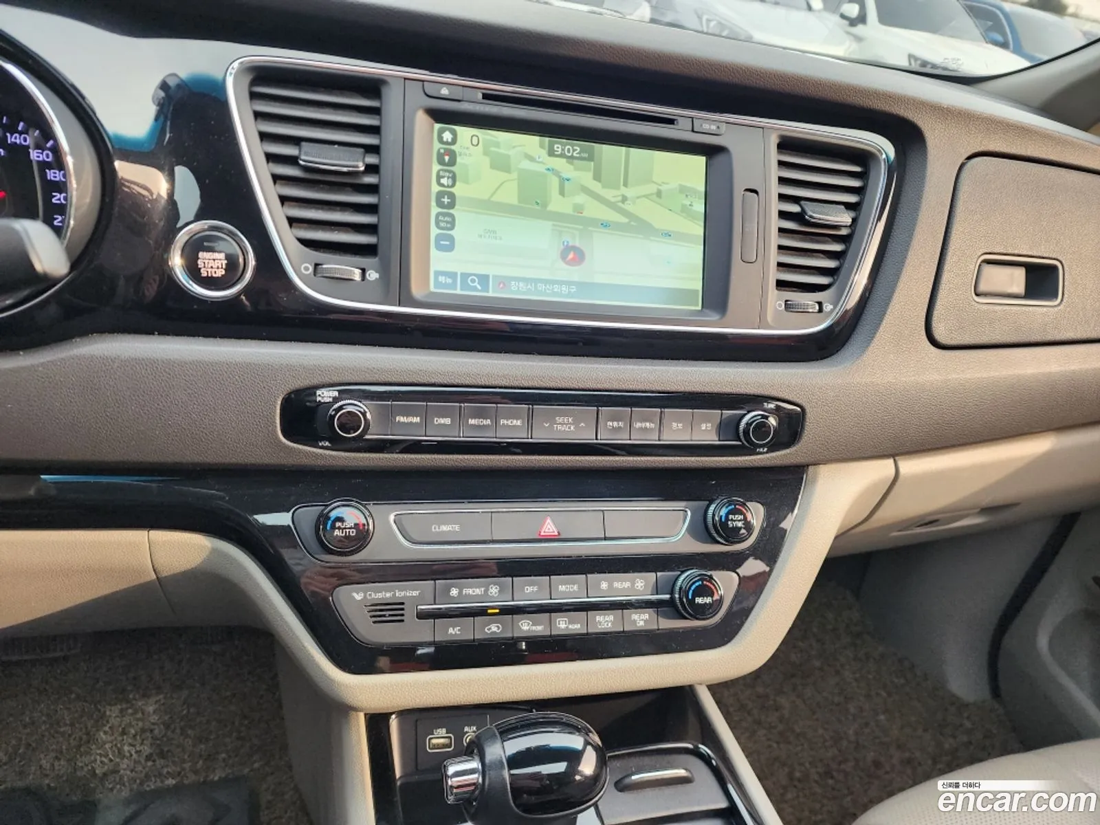 Kia Carnival 9-Seater Noblesse 2016 - фотография 28804