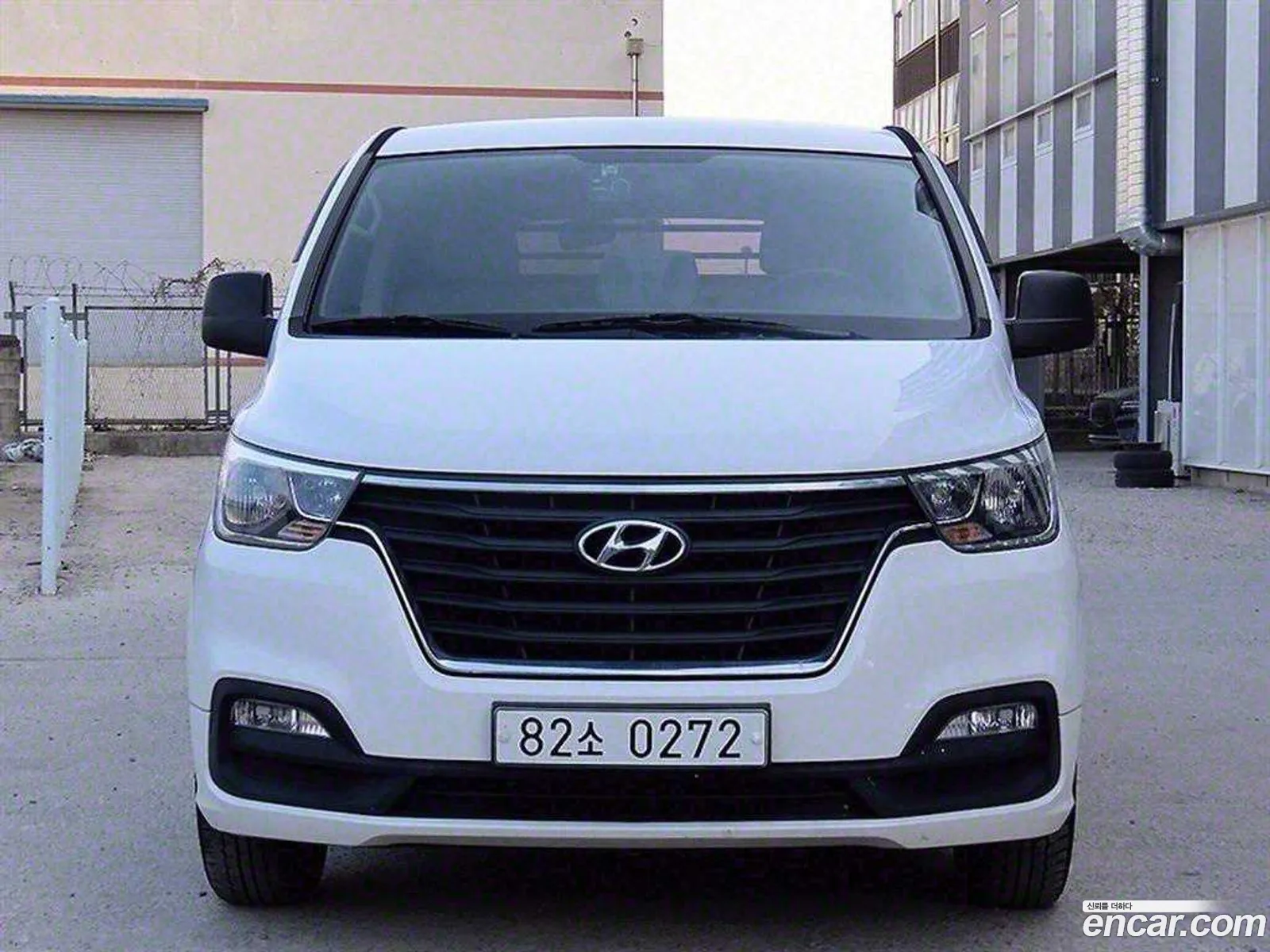 Hyundai Starex Van 3-Seater 2019 - фотография 20038976