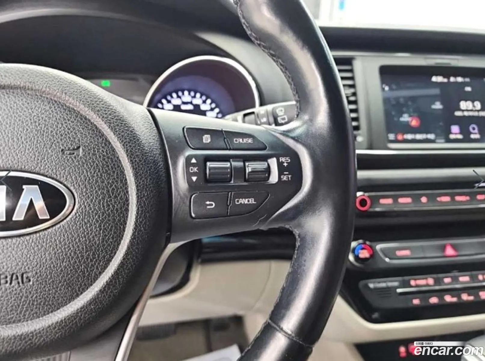 Kia Carnival Iii 9-Seater Luxury 2019 - фотография 28853