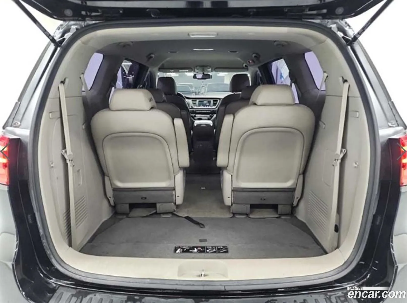 Kia Carnival Iii 9-Seater Luxury 2019 - фотография 28851