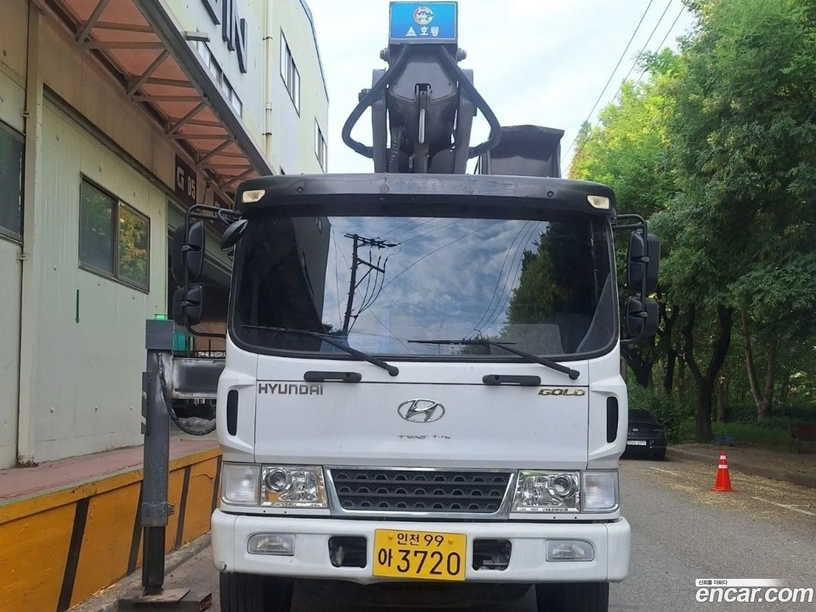Mega Truck Listing Car Sacrament 5 Ton Gold - фотография 998595