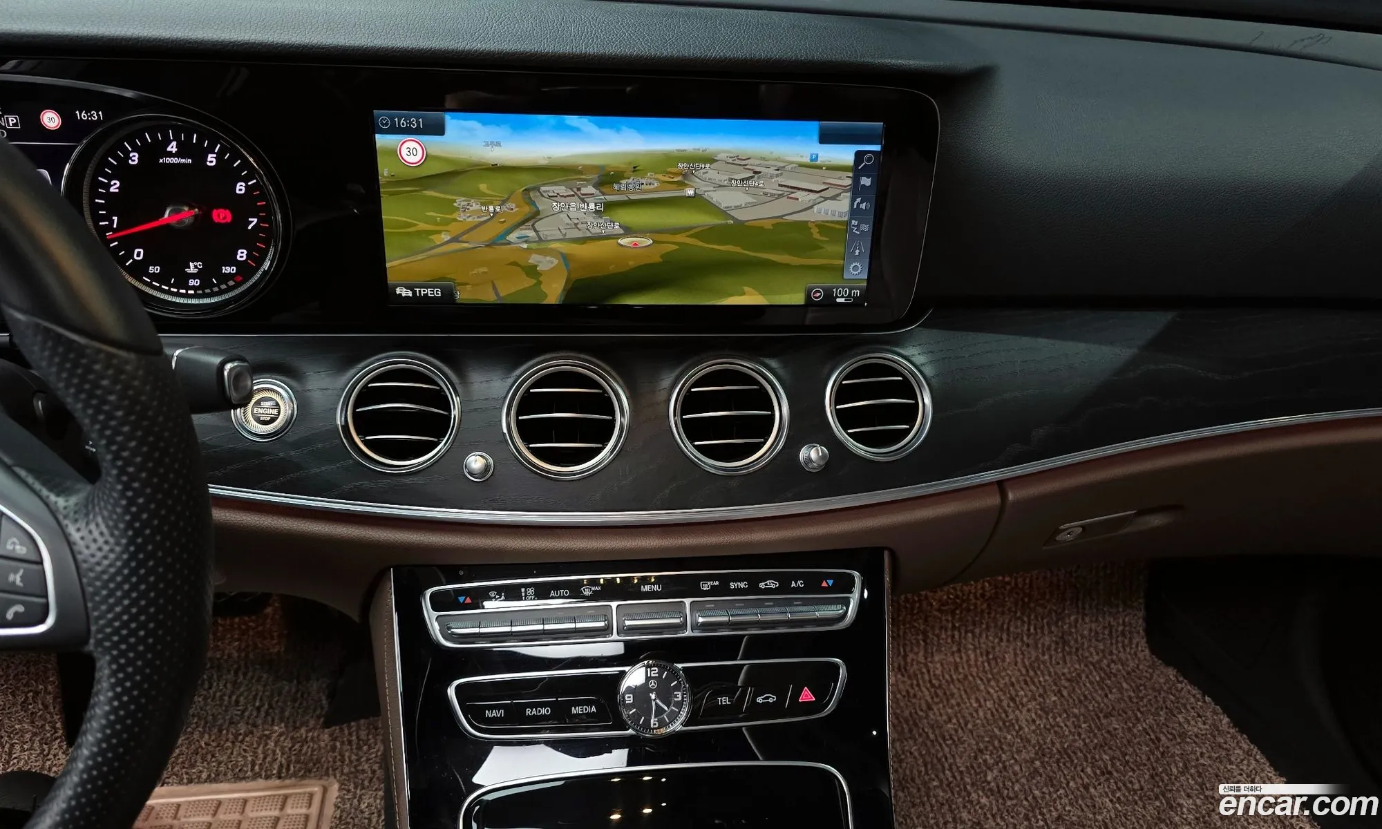 E-Class W213 E200 Avant-Garde - фотография 11095152