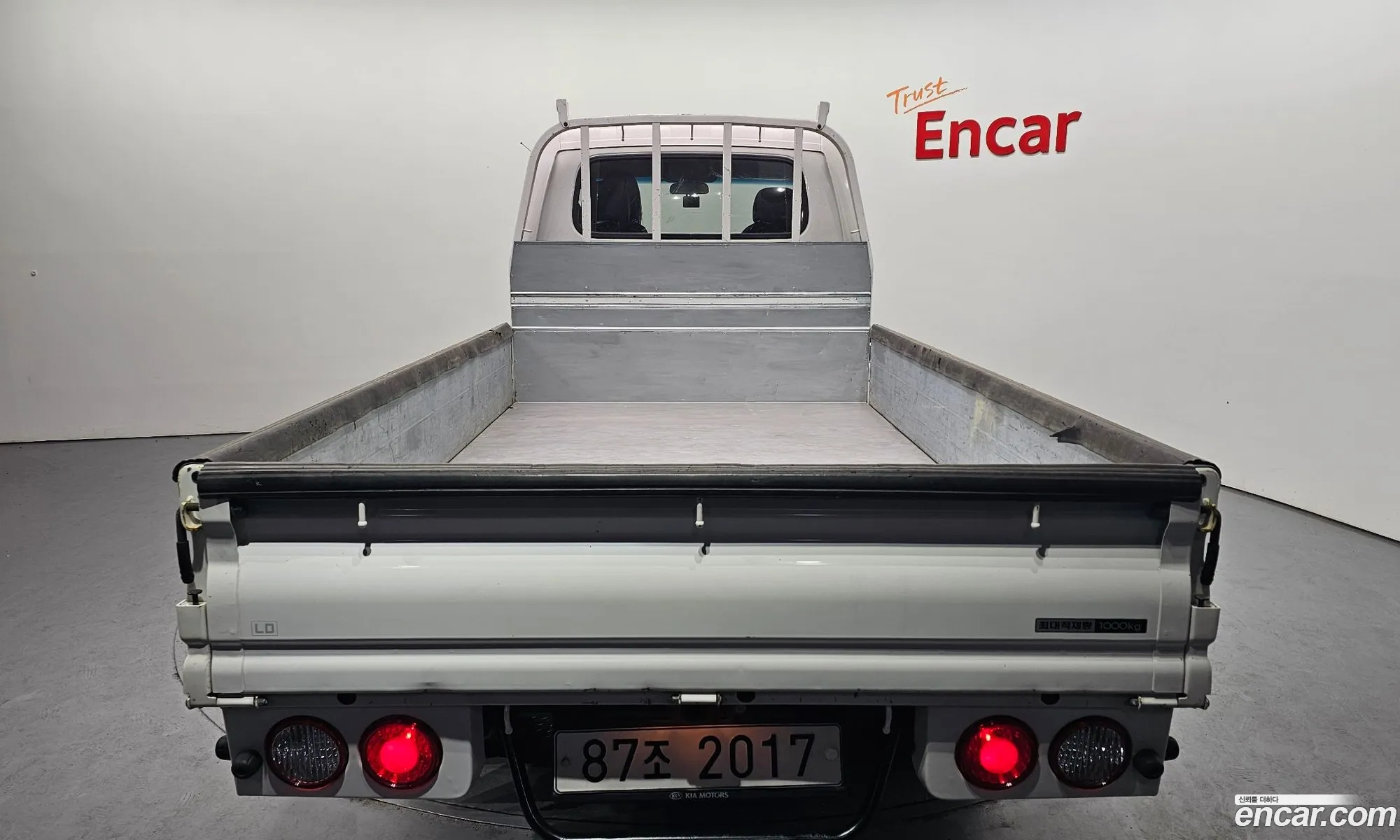 The New Bongo Iii Cargo Cargo Truck 1 Ton King Cap - фотография 2561467