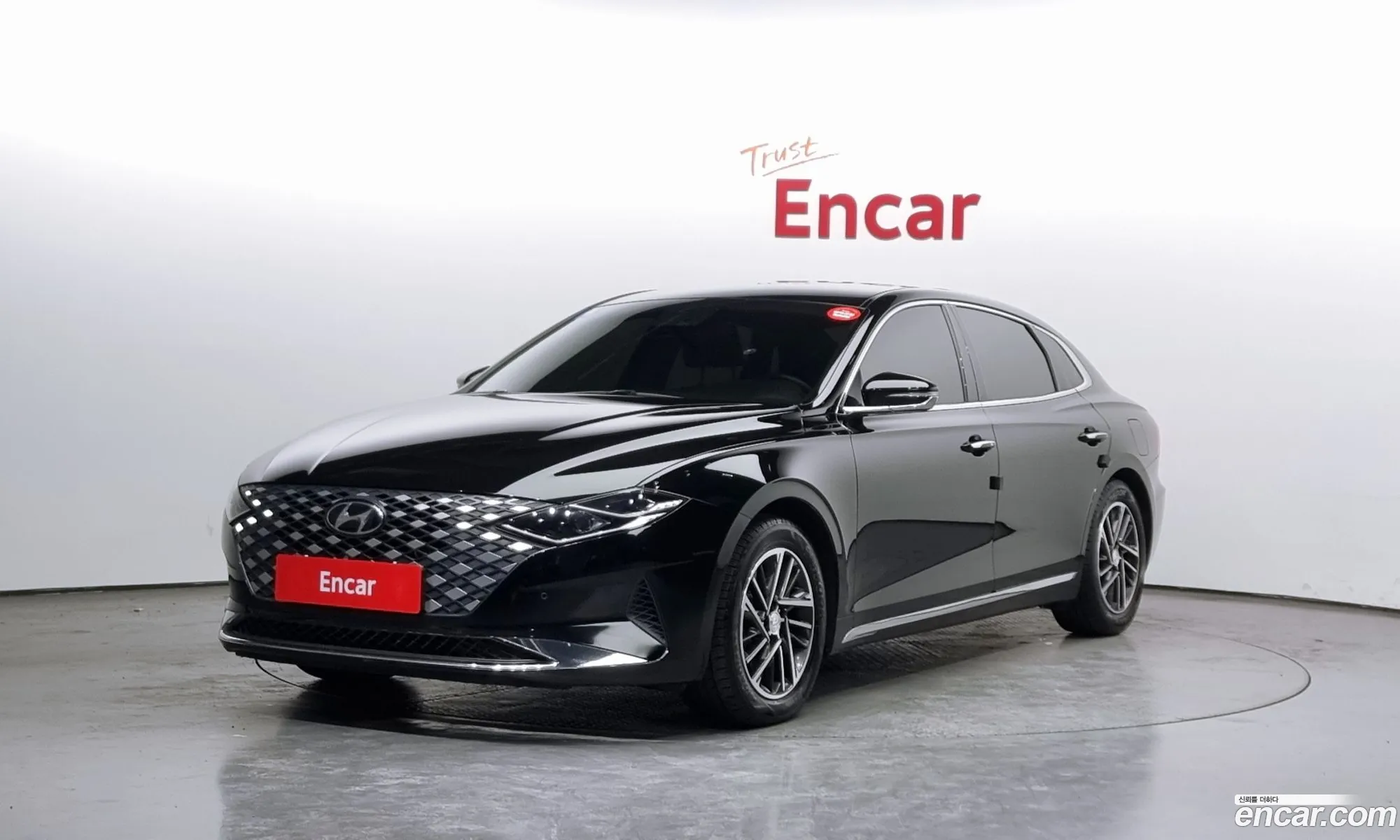 The New Grandeur Ig 30 Lpi Rent -A -Car Modern - фотография 13625940