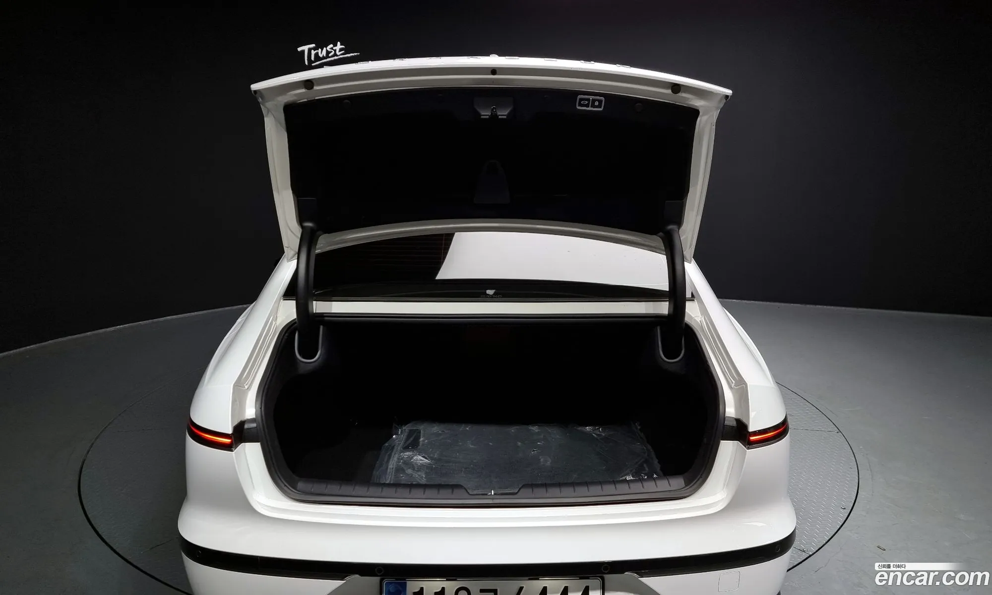 Grandeur Hybrid Gn7 Premium - фотография 5055498