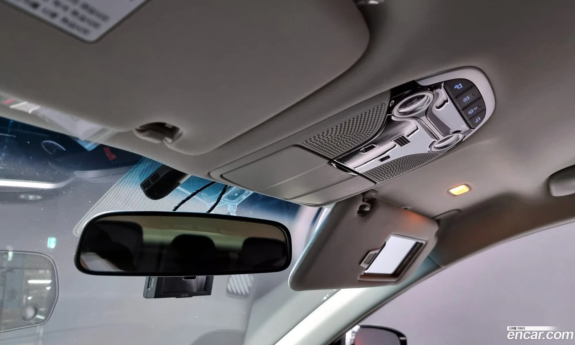 Grandeur Ig 30 Lpi Modern Basic Rent -A -Car - фотография 948766