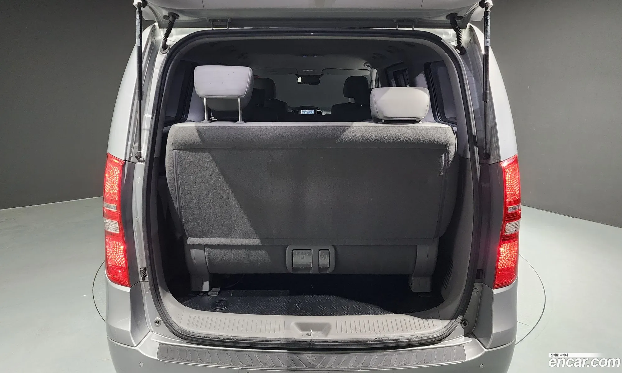 Grand Starex 4Wd 11 -Seater Wagon Modern - фотография 15728339