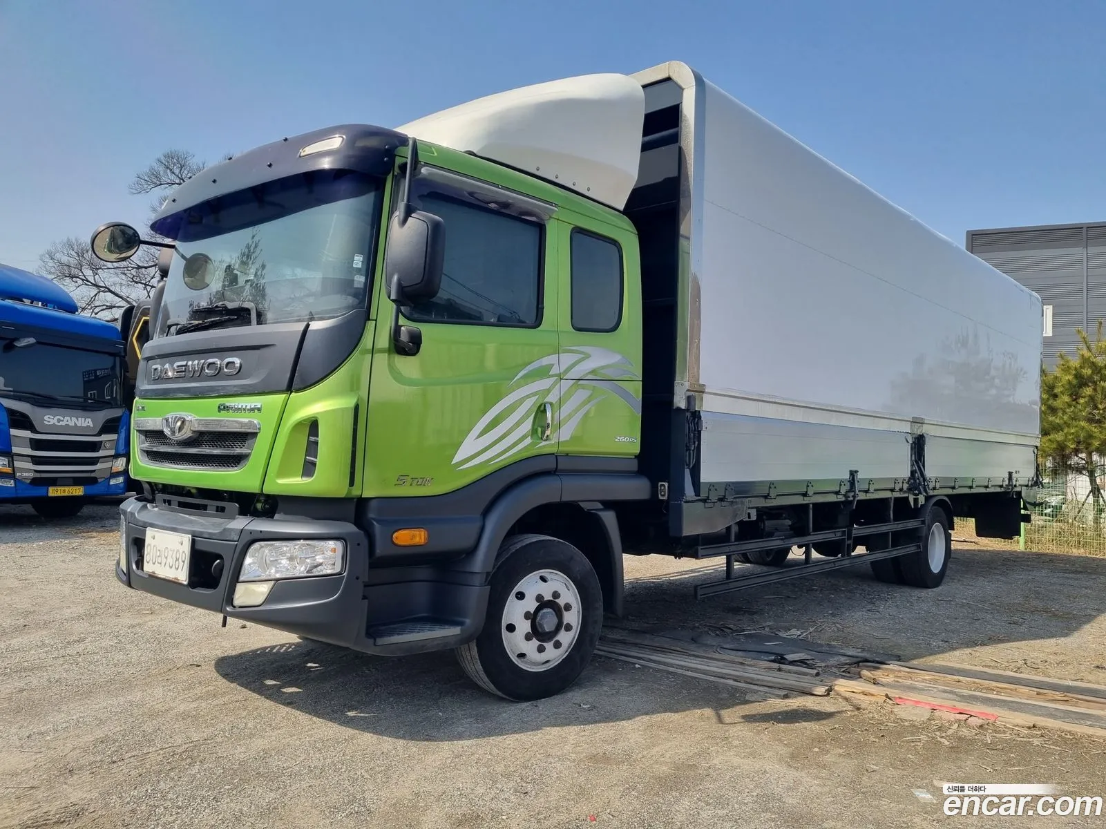Prima Medium Truck Wing Body 45 Ton Royal - фотография 3333933