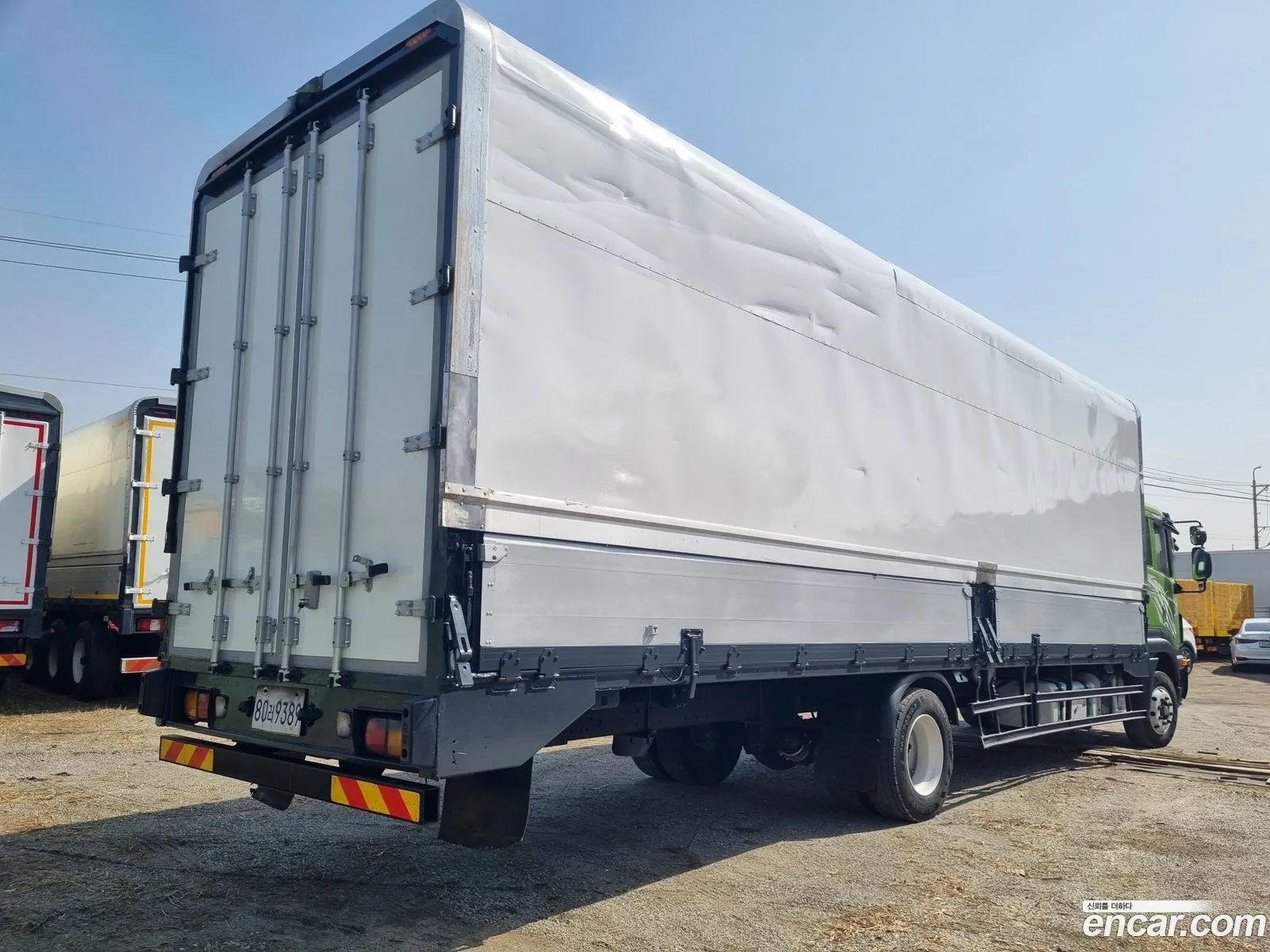 Prima Medium Truck Wing Body 45 Ton Royal - фотография 3333930