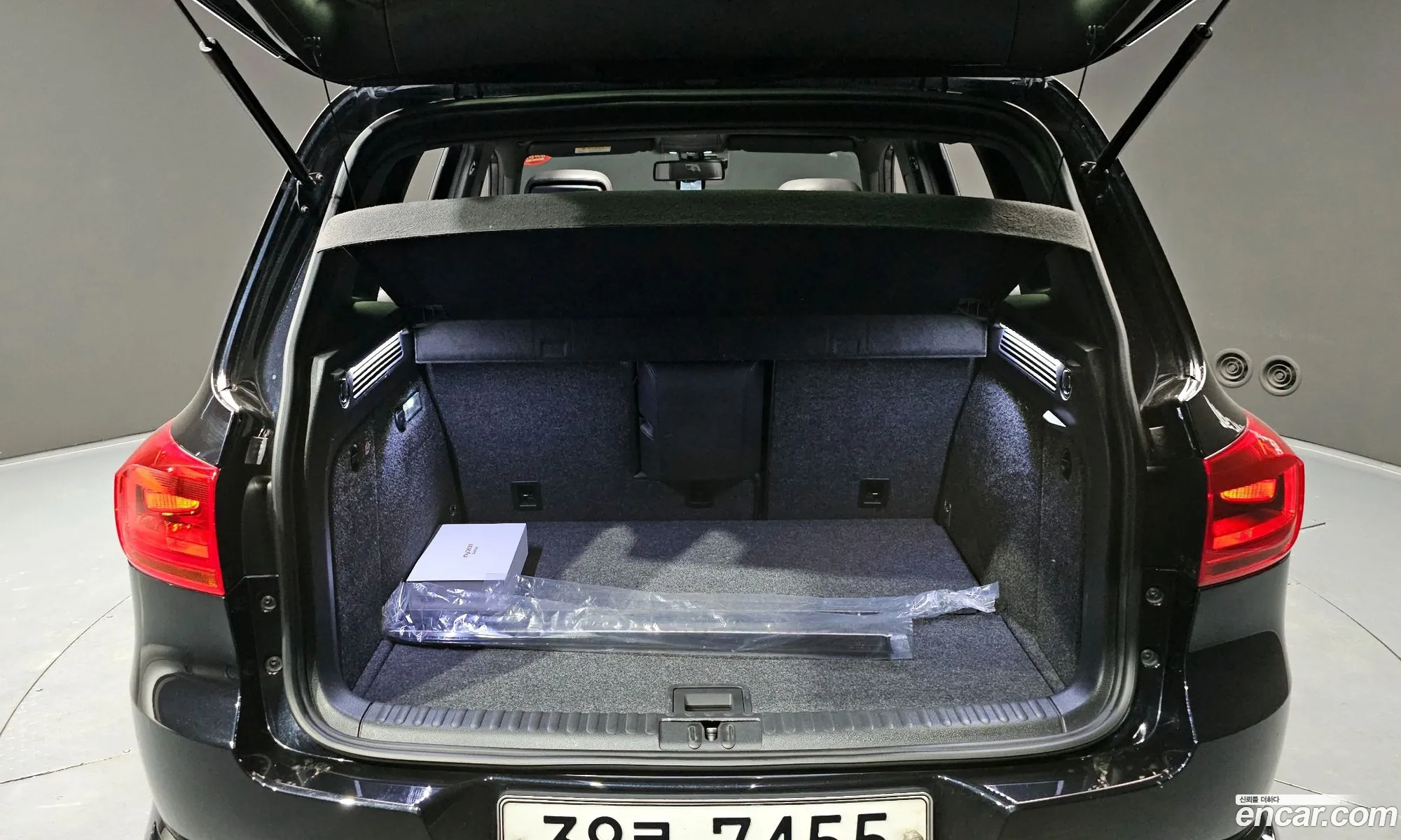New Tiguan 20 Tdi R-Line 5N - фотография 3501739