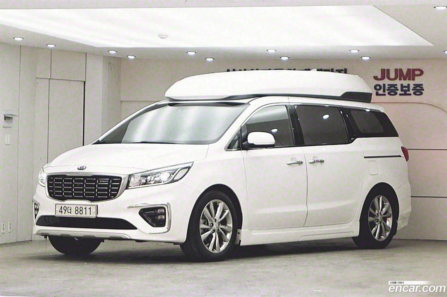 The New Carnival Gasoline 7 -Seater High Limousine President - фотография 928248