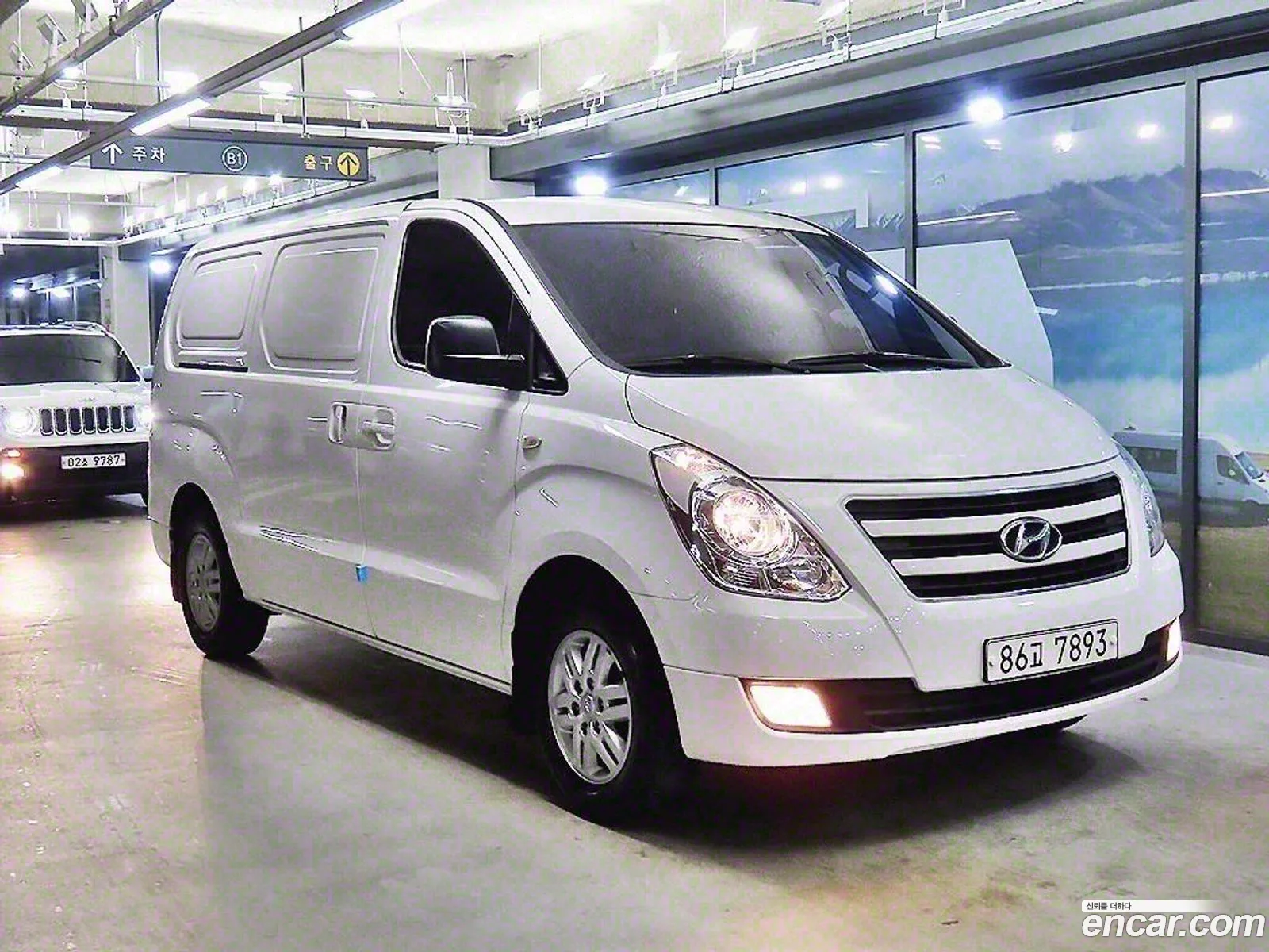 Grand Starex 3 -Seater Van Smart Special - фотография 975108